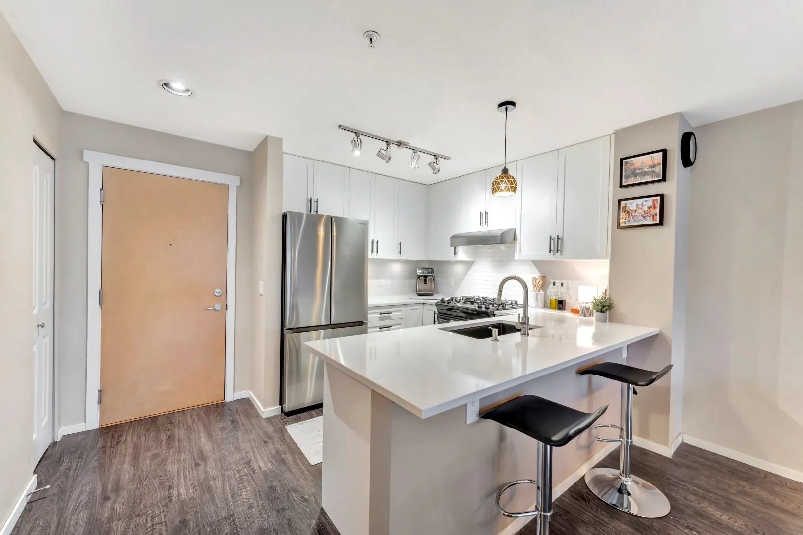 302 300 Klahanie Drive