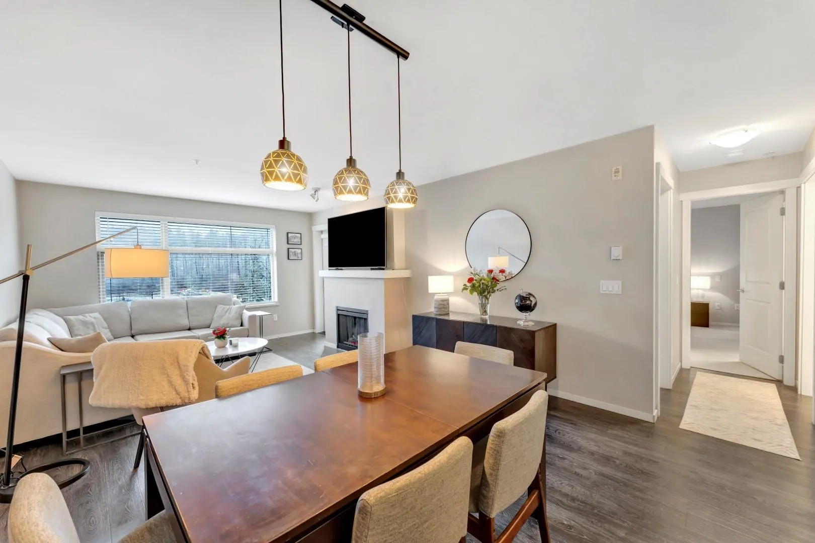 302 300 Klahanie Drive