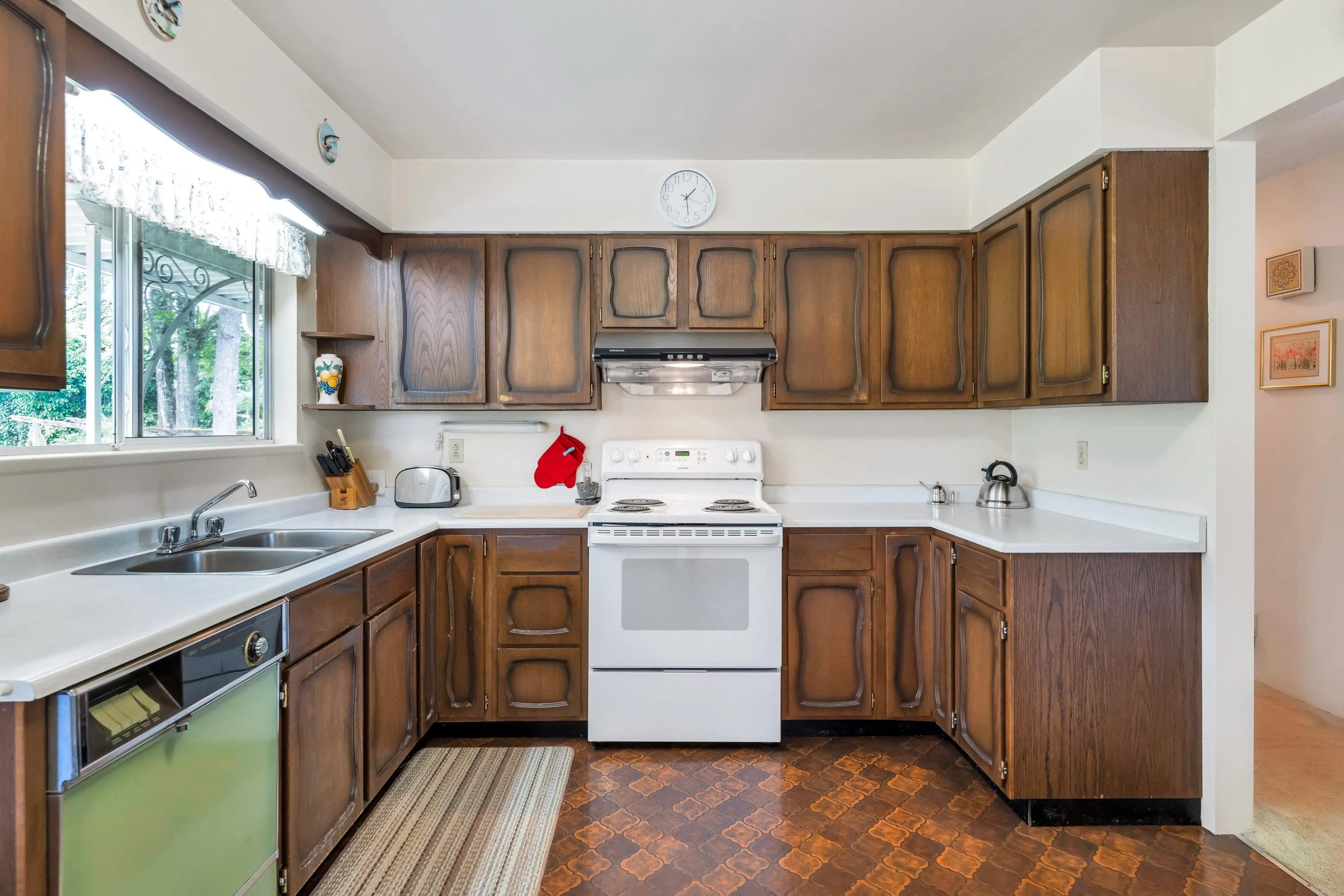 17011 94a Avenue
