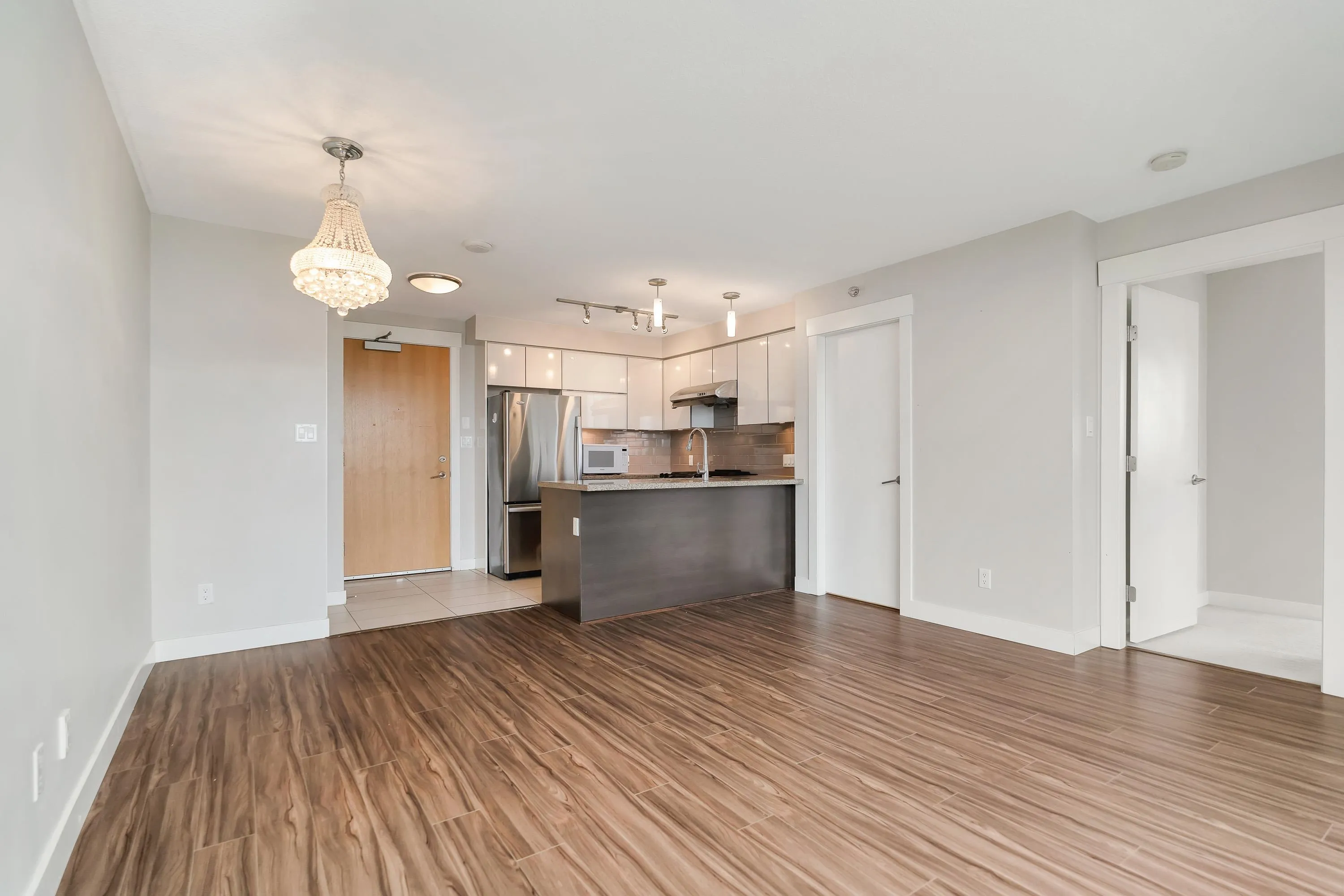 1007 6733 Buswell Street