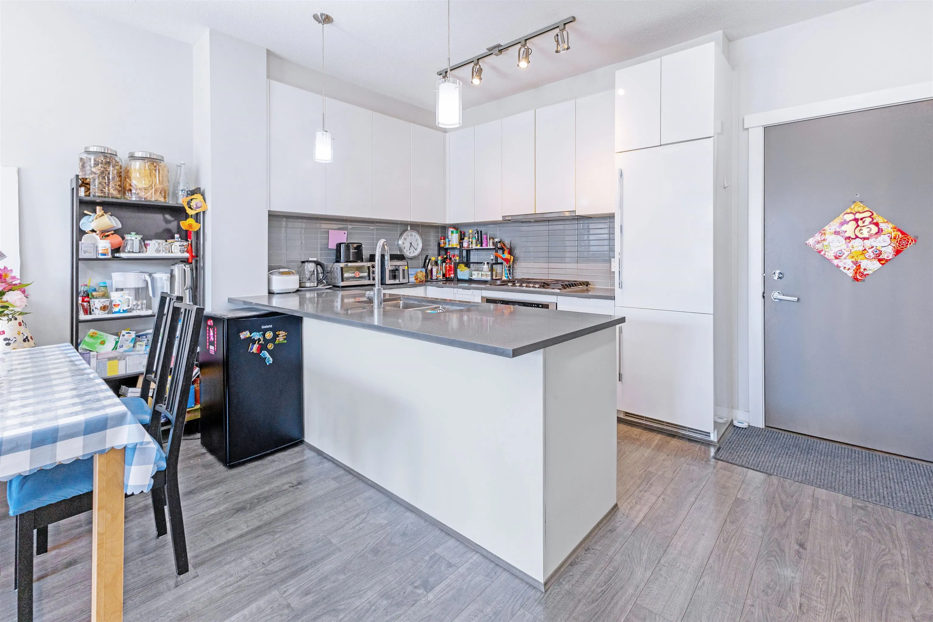 320 9311 Alexandra Road