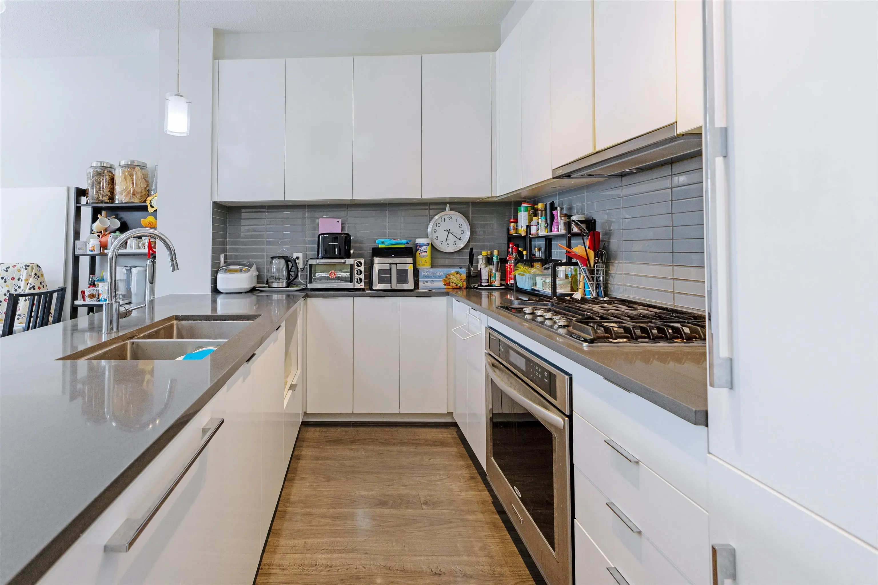 320 9311 Alexandra Road