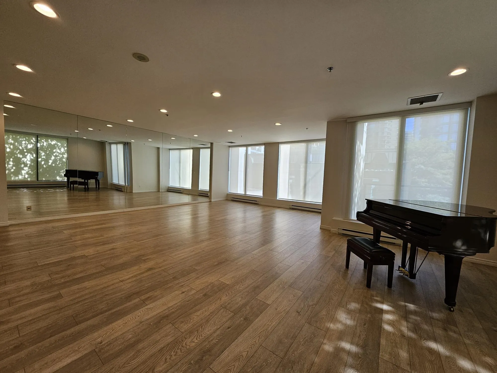 1604 1239 W Georgia Street