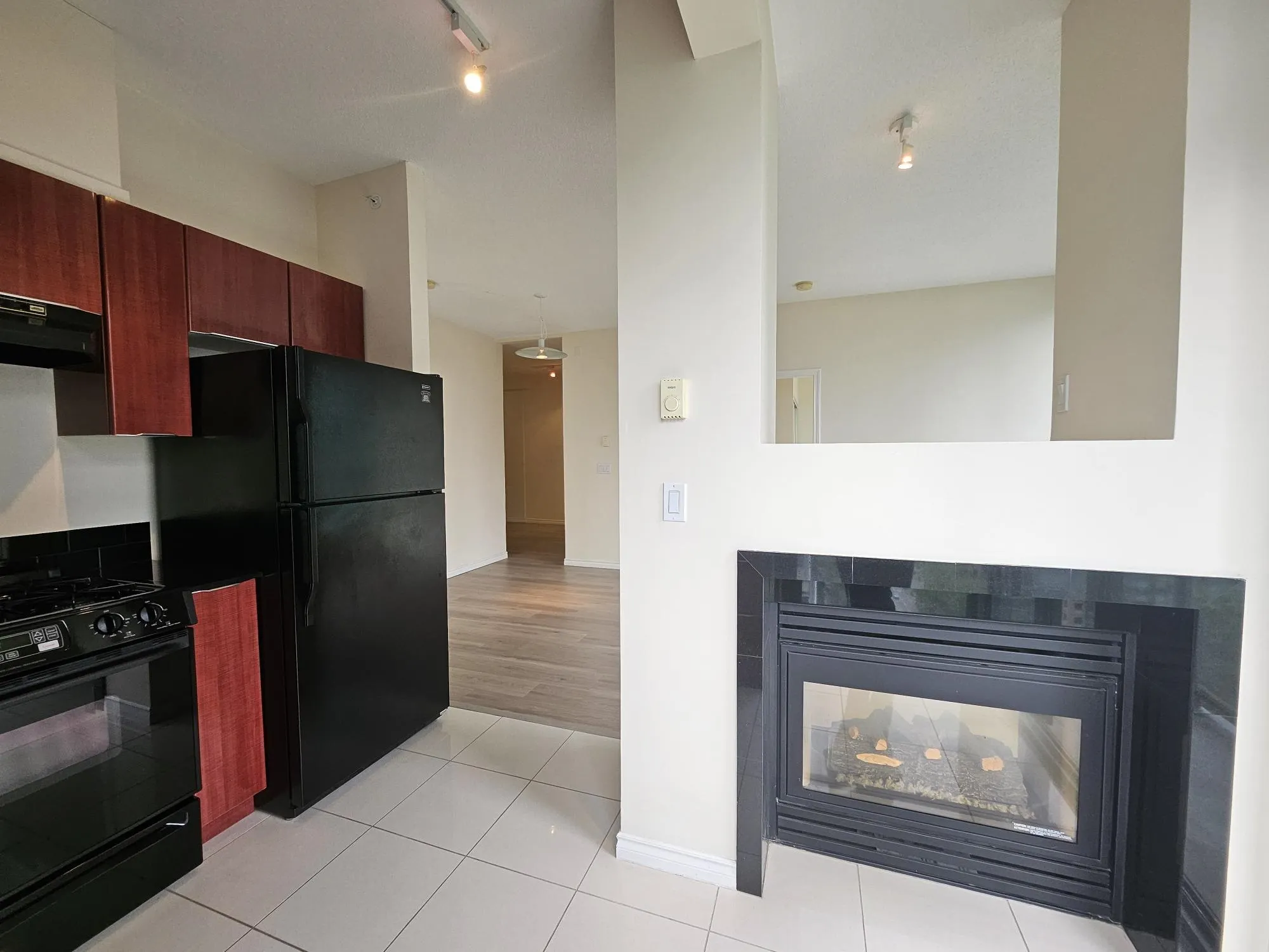 1604 1239 W Georgia Street