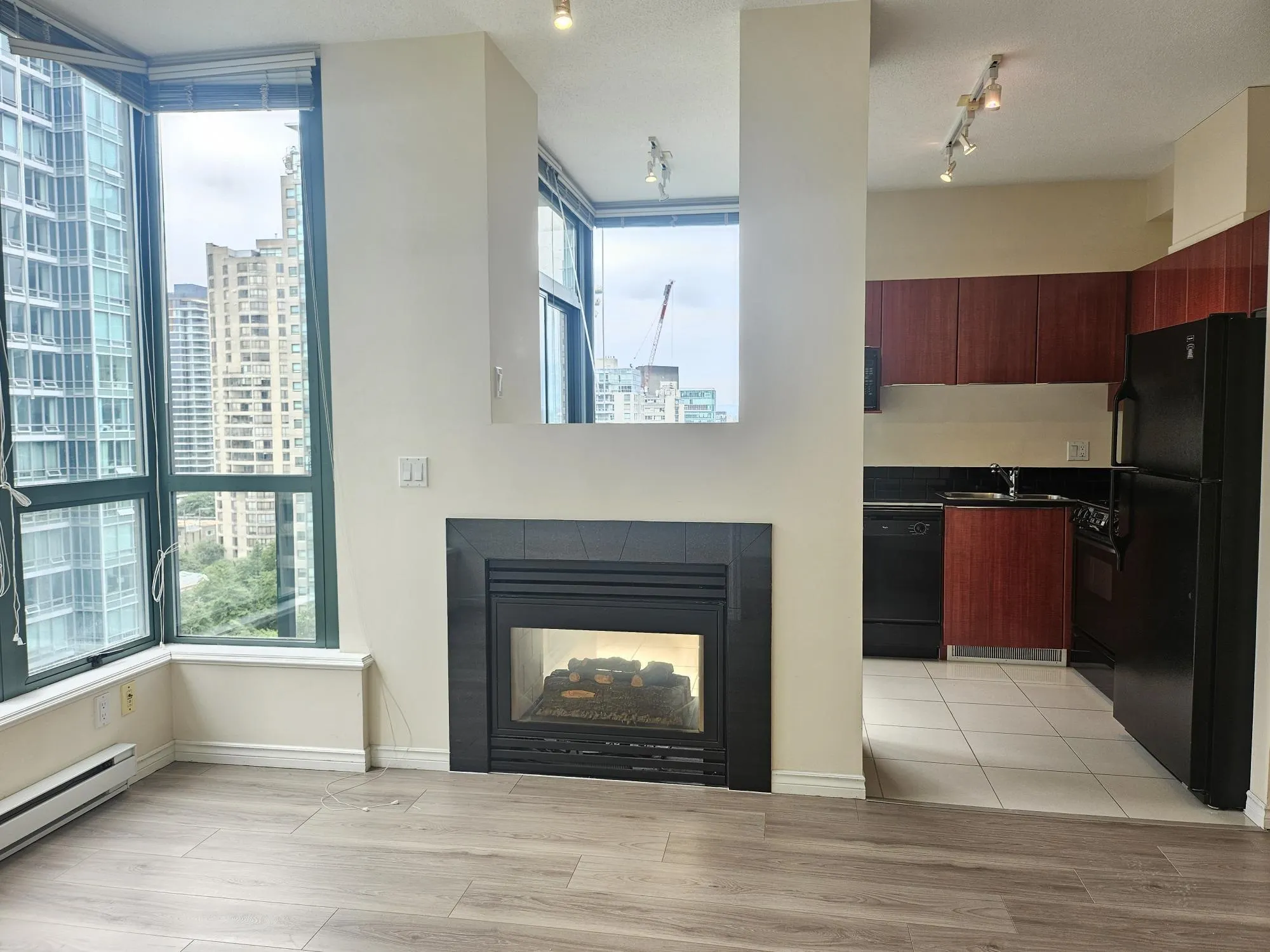 1604 1239 W Georgia Street