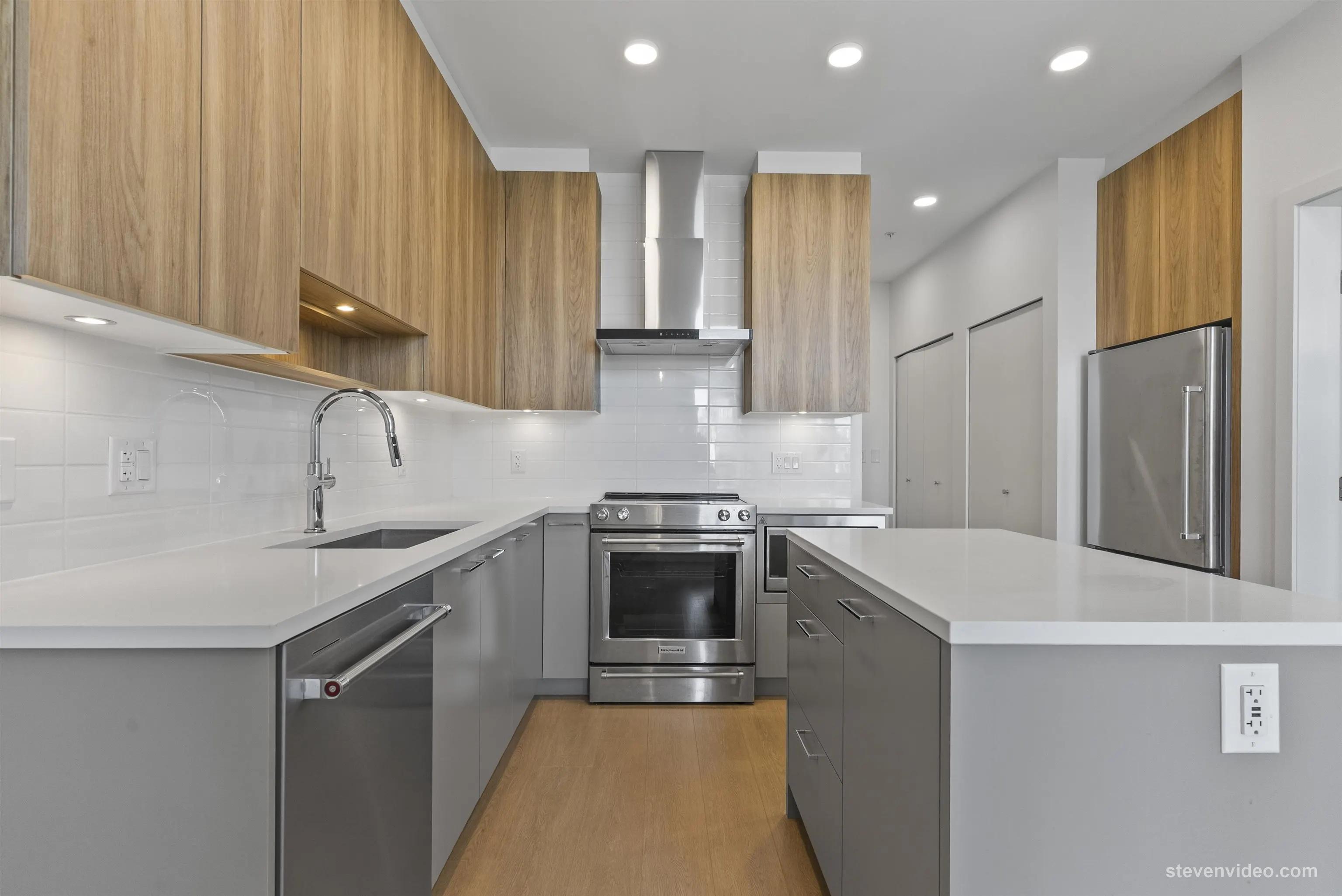 607 7599 15th Street