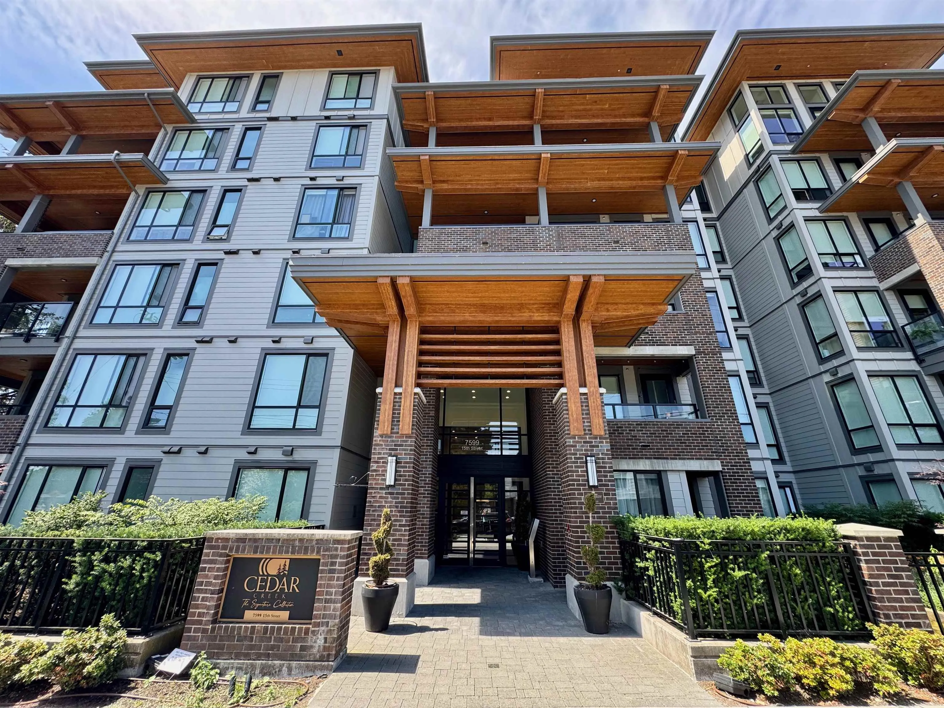 607 7599 15th Street