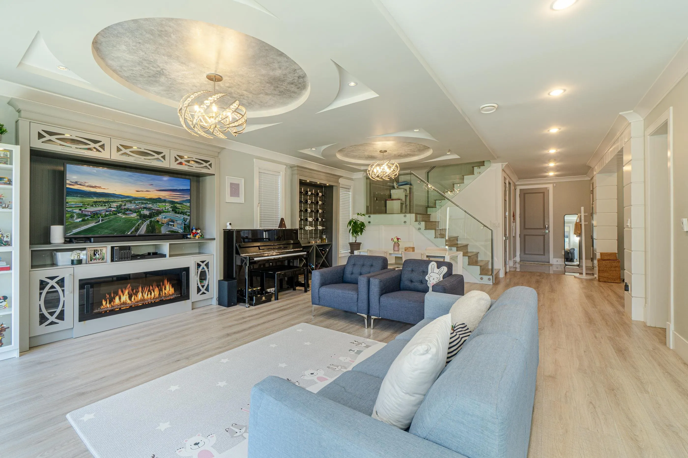 5028 Maple Road