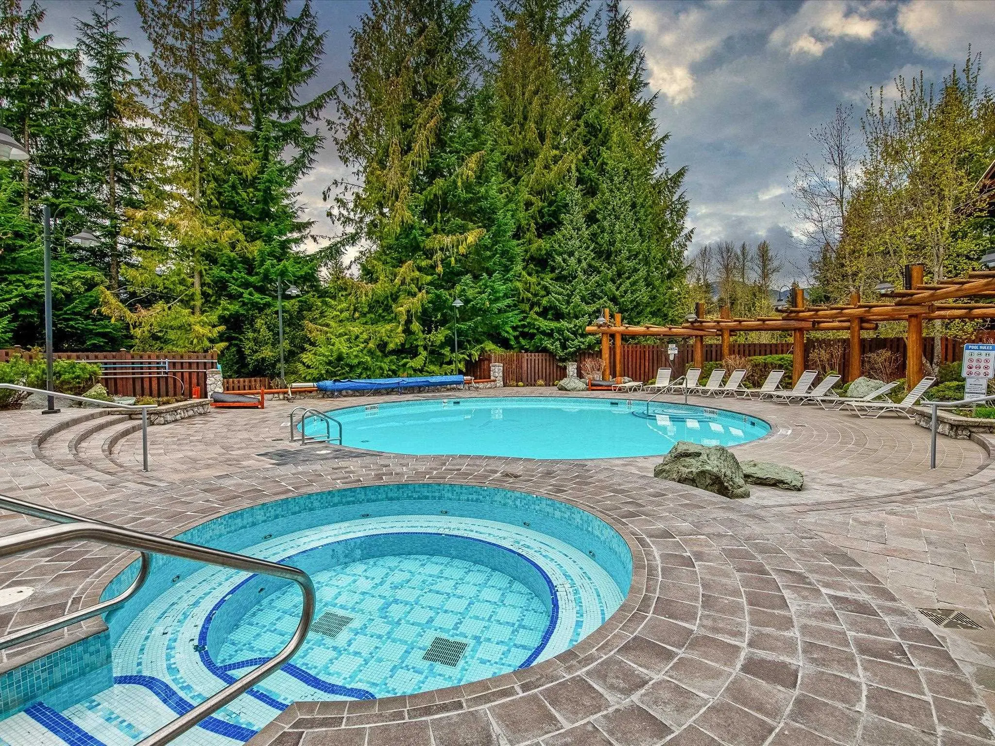 511 4660 Blackcomb Way