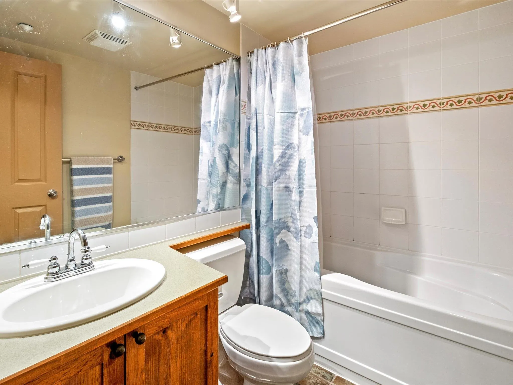 511 4660 Blackcomb Way