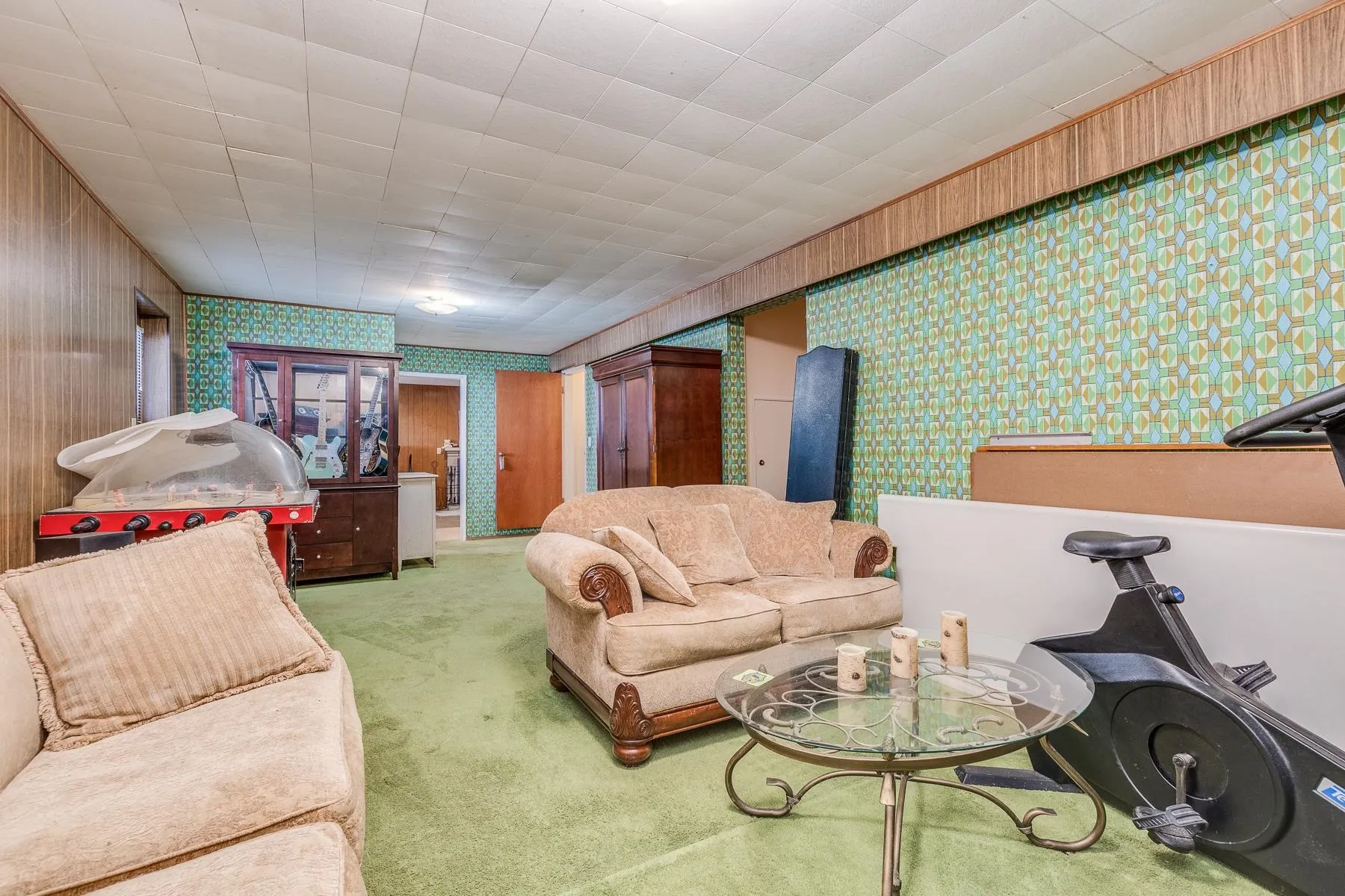 1076 Walalee Drive