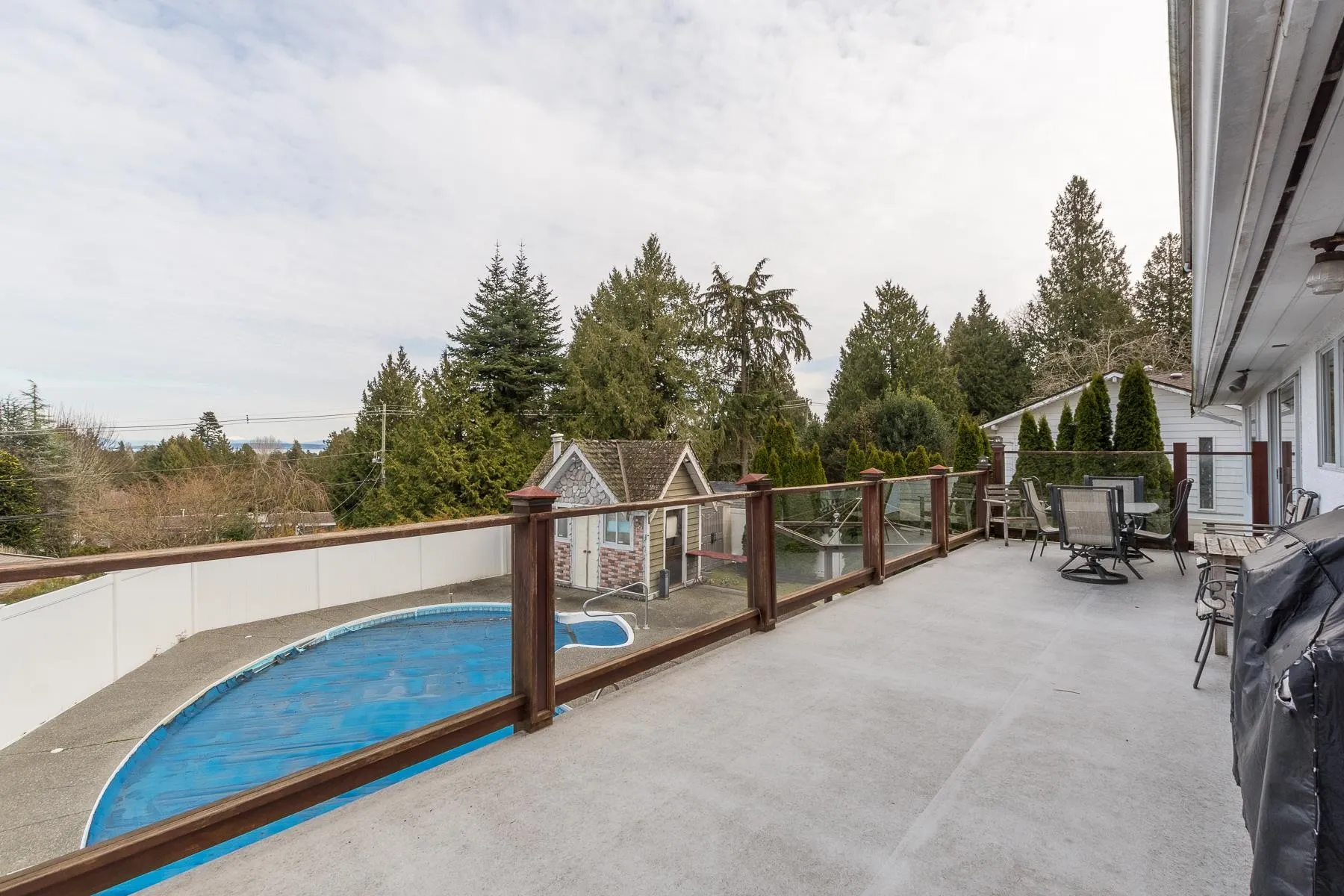 1076 Walalee Drive