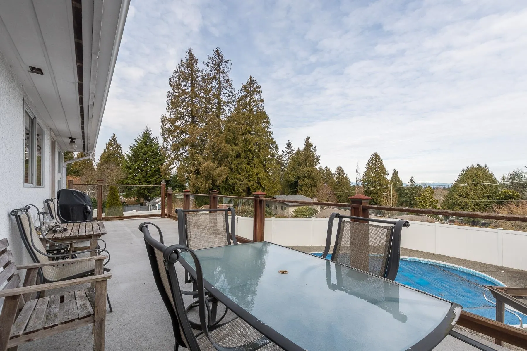 1076 Walalee Drive