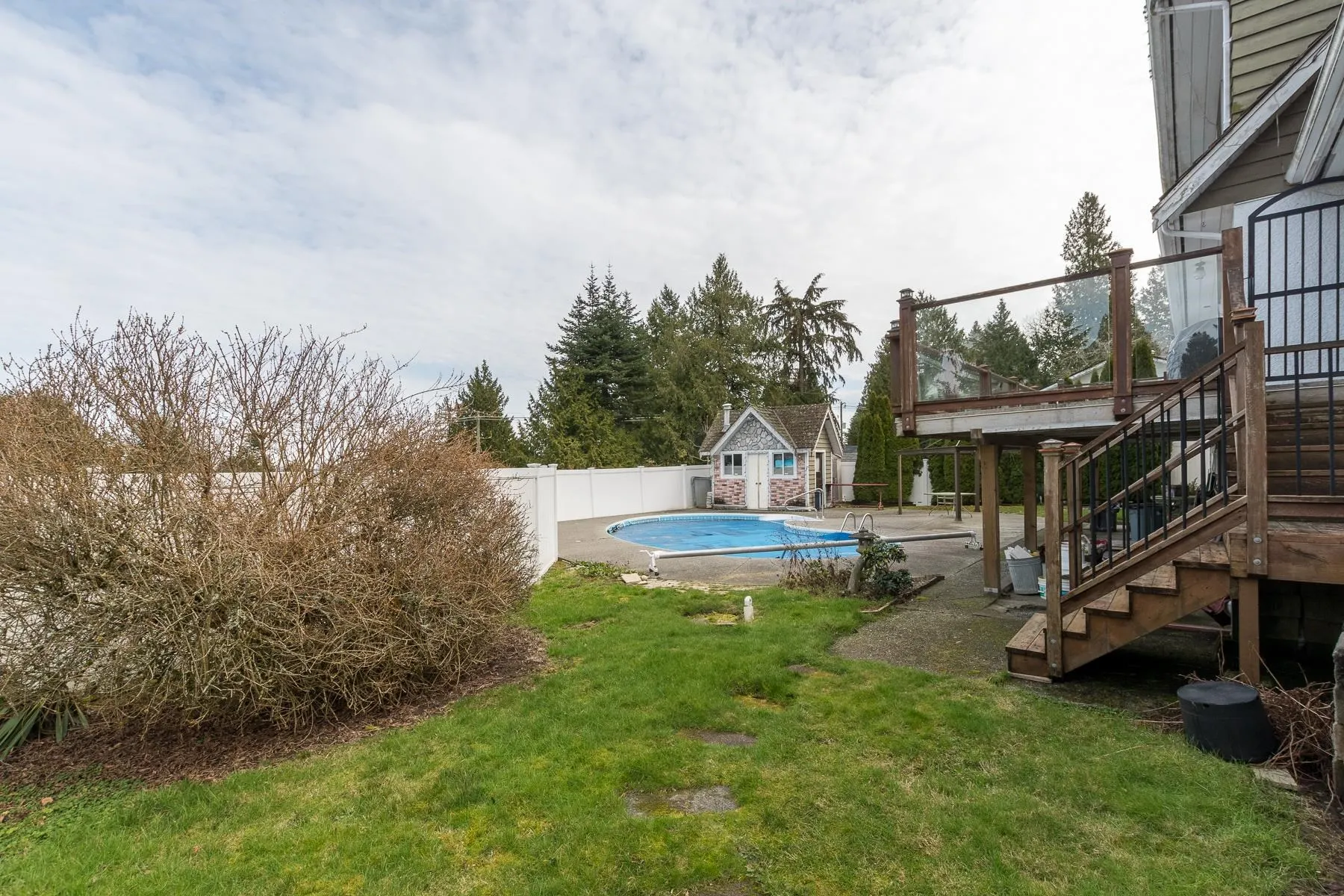 1076 Walalee Drive