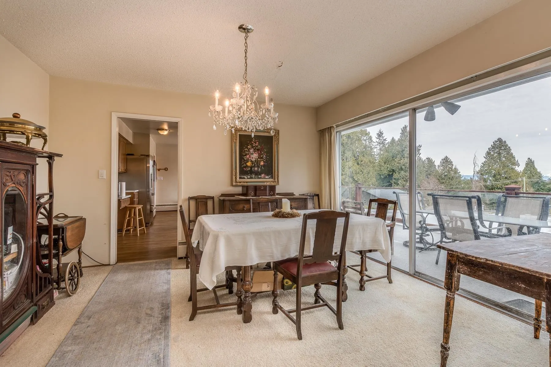 1076 Walalee Drive