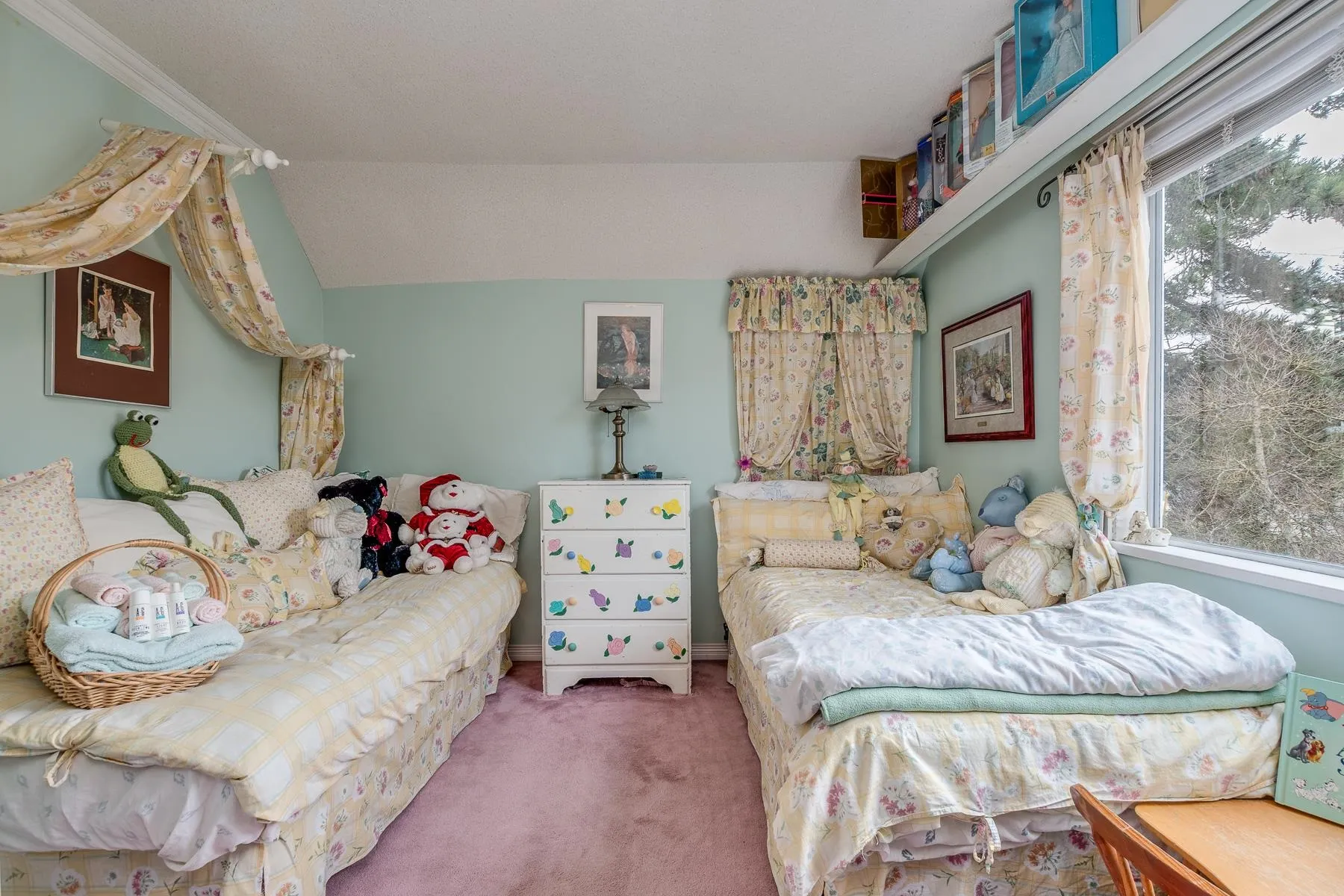 1076 Walalee Drive