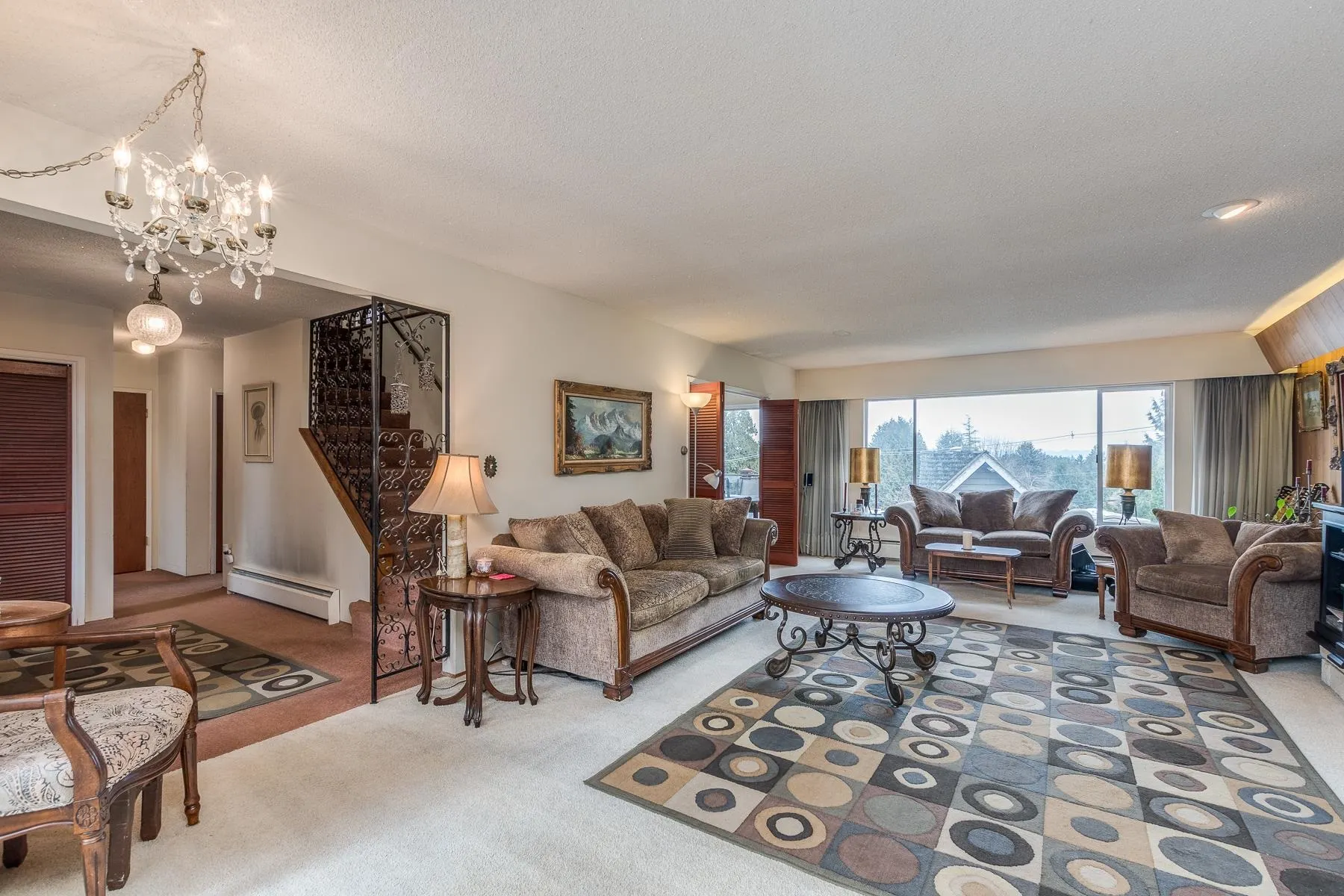 1076 Walalee Drive