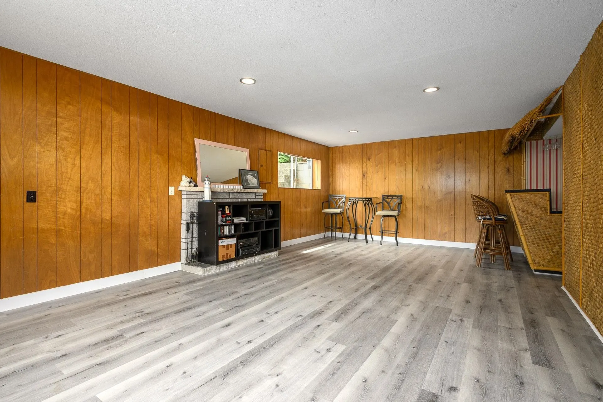 1076 Walalee Drive