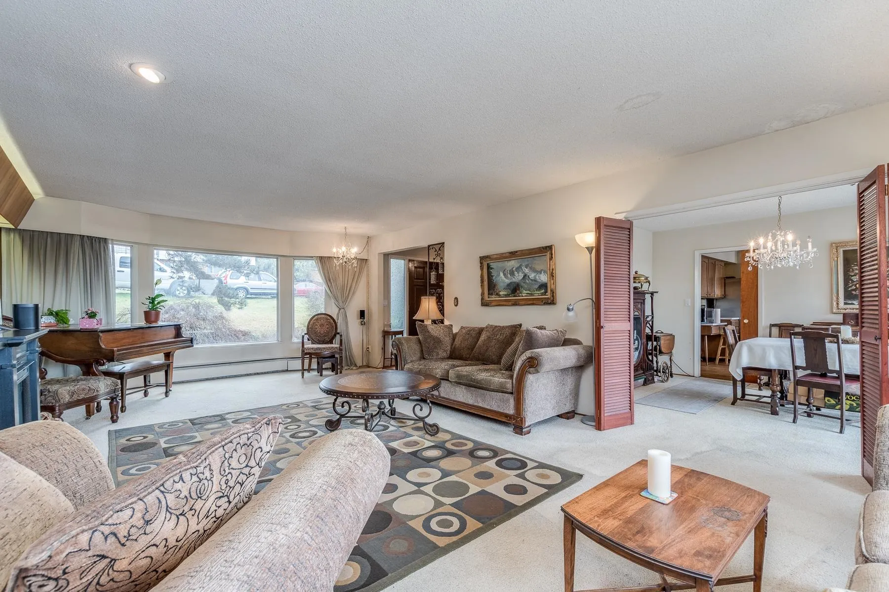 1076 Walalee Drive