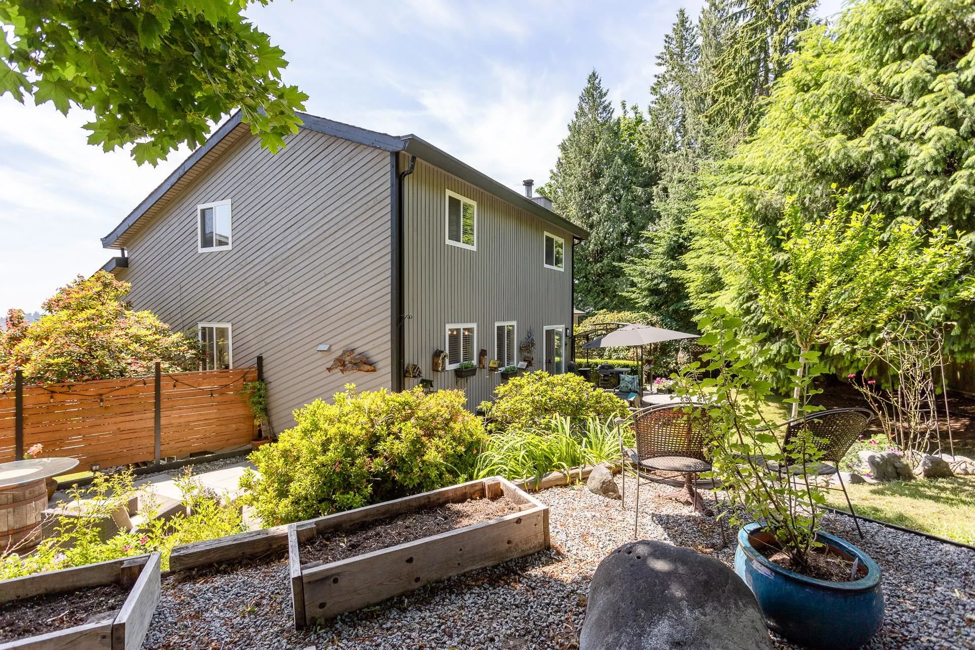 1613 Hemlock Place