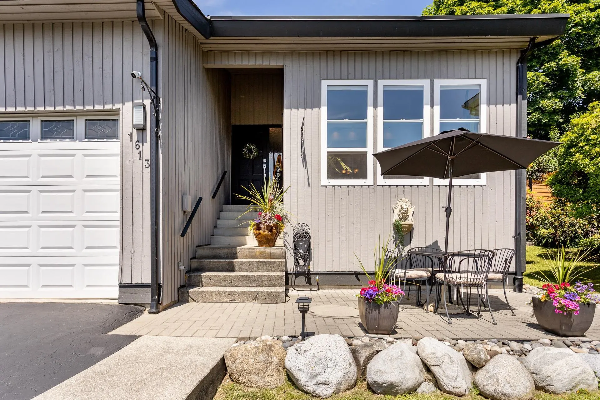 1613 Hemlock Place
