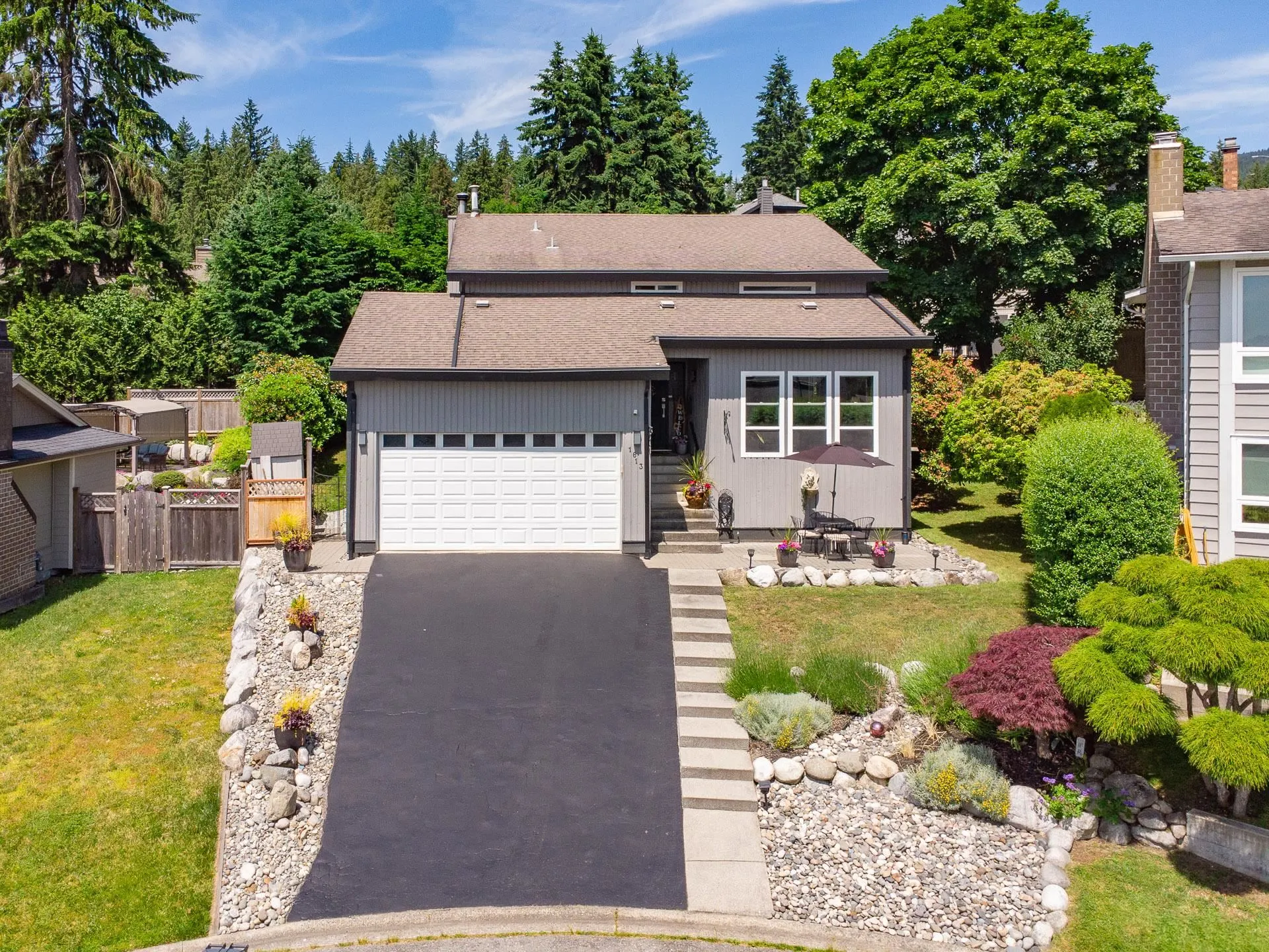 1613 Hemlock Place