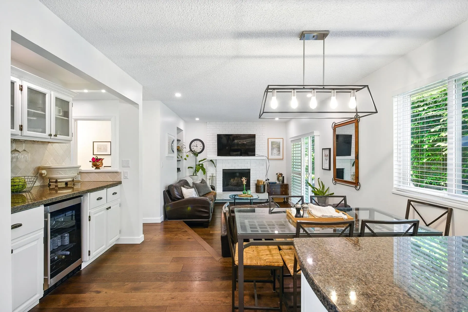 1613 Hemlock Place