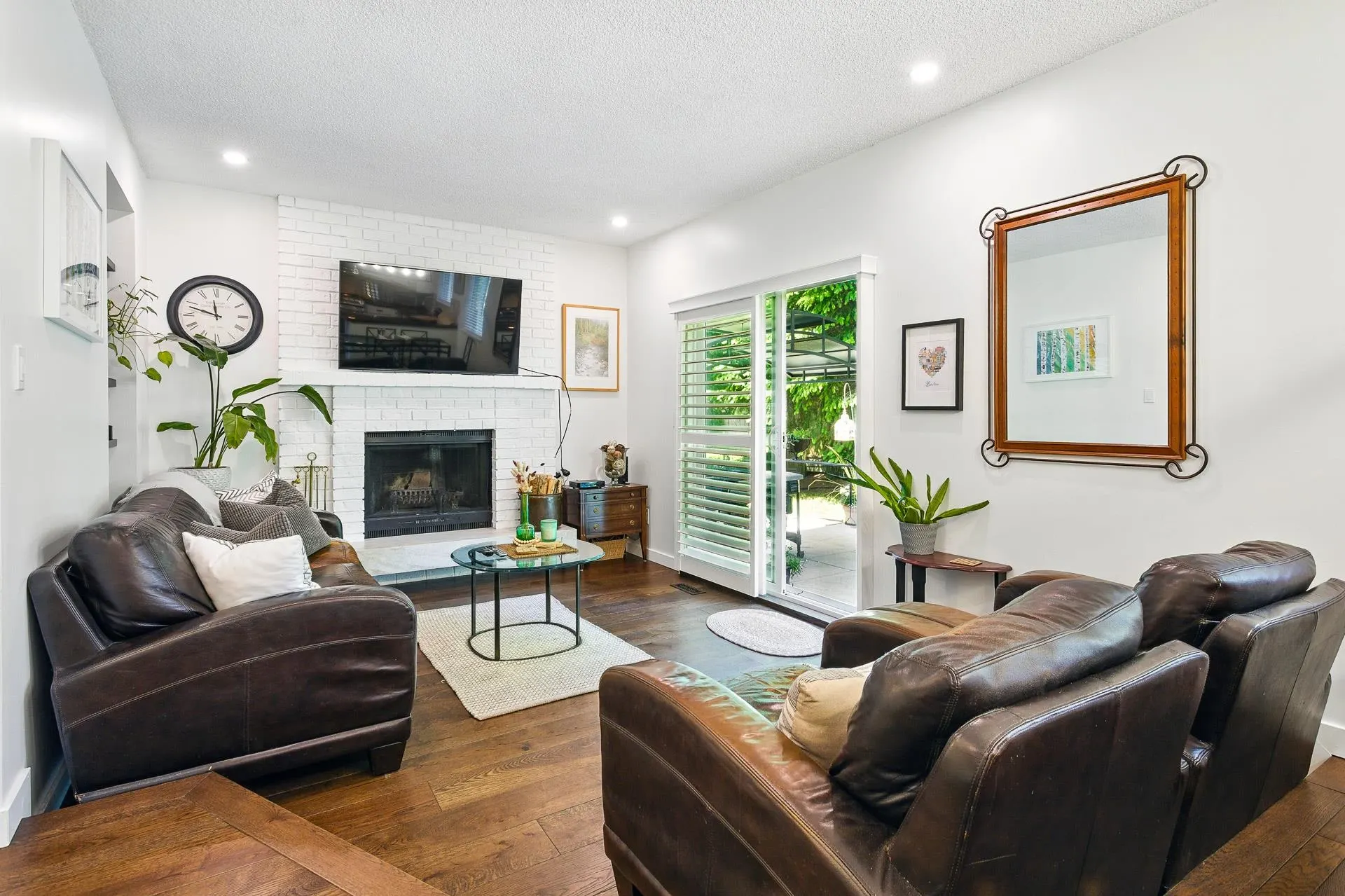 1613 Hemlock Place