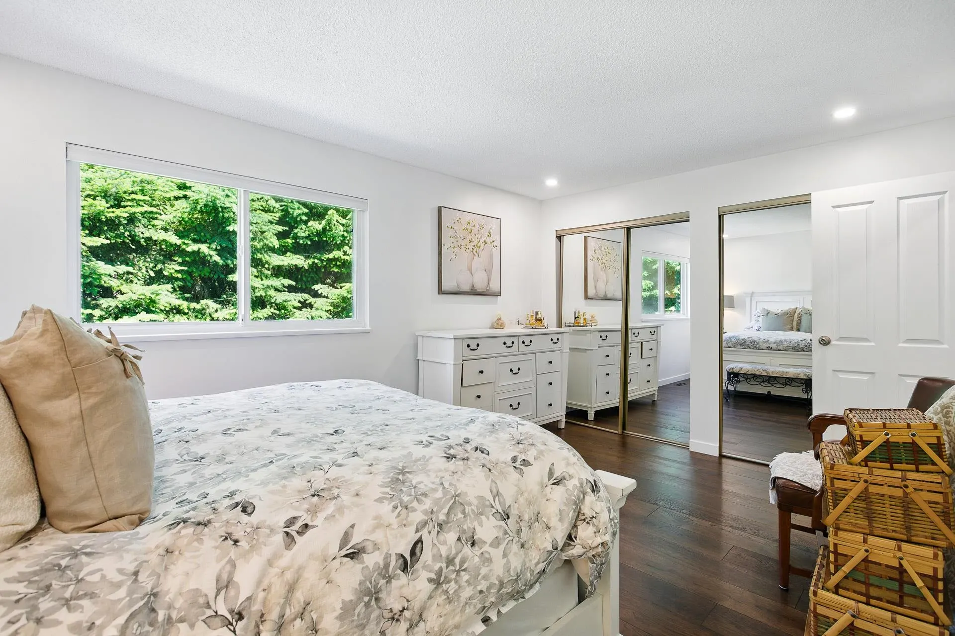 1613 Hemlock Place