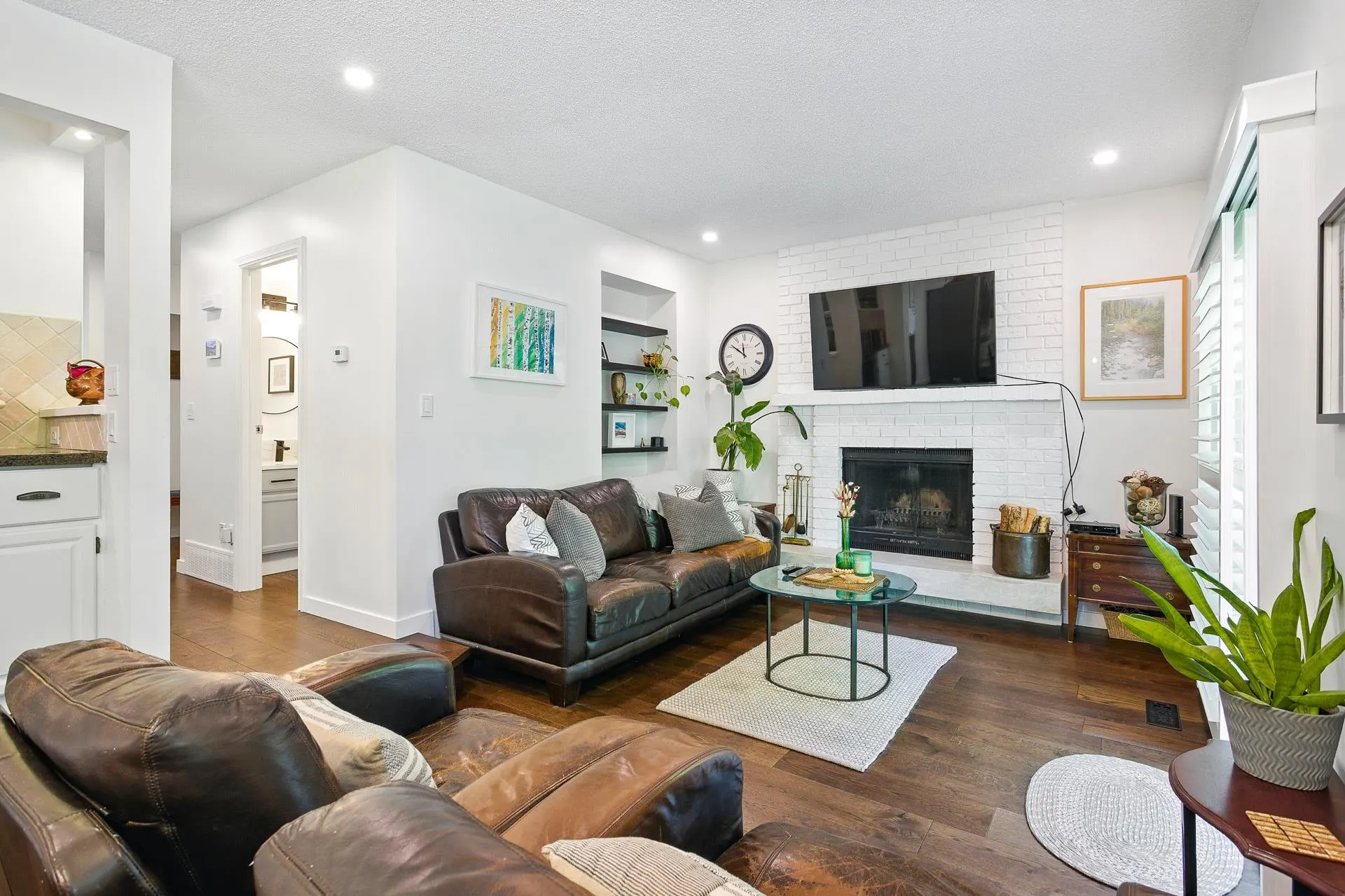 1613 Hemlock Place
