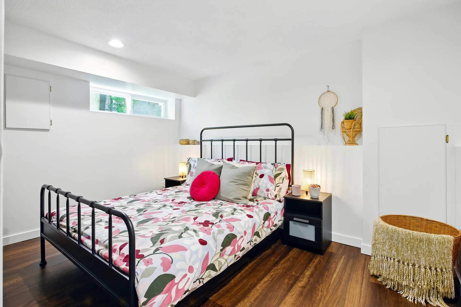 1613 Hemlock Place