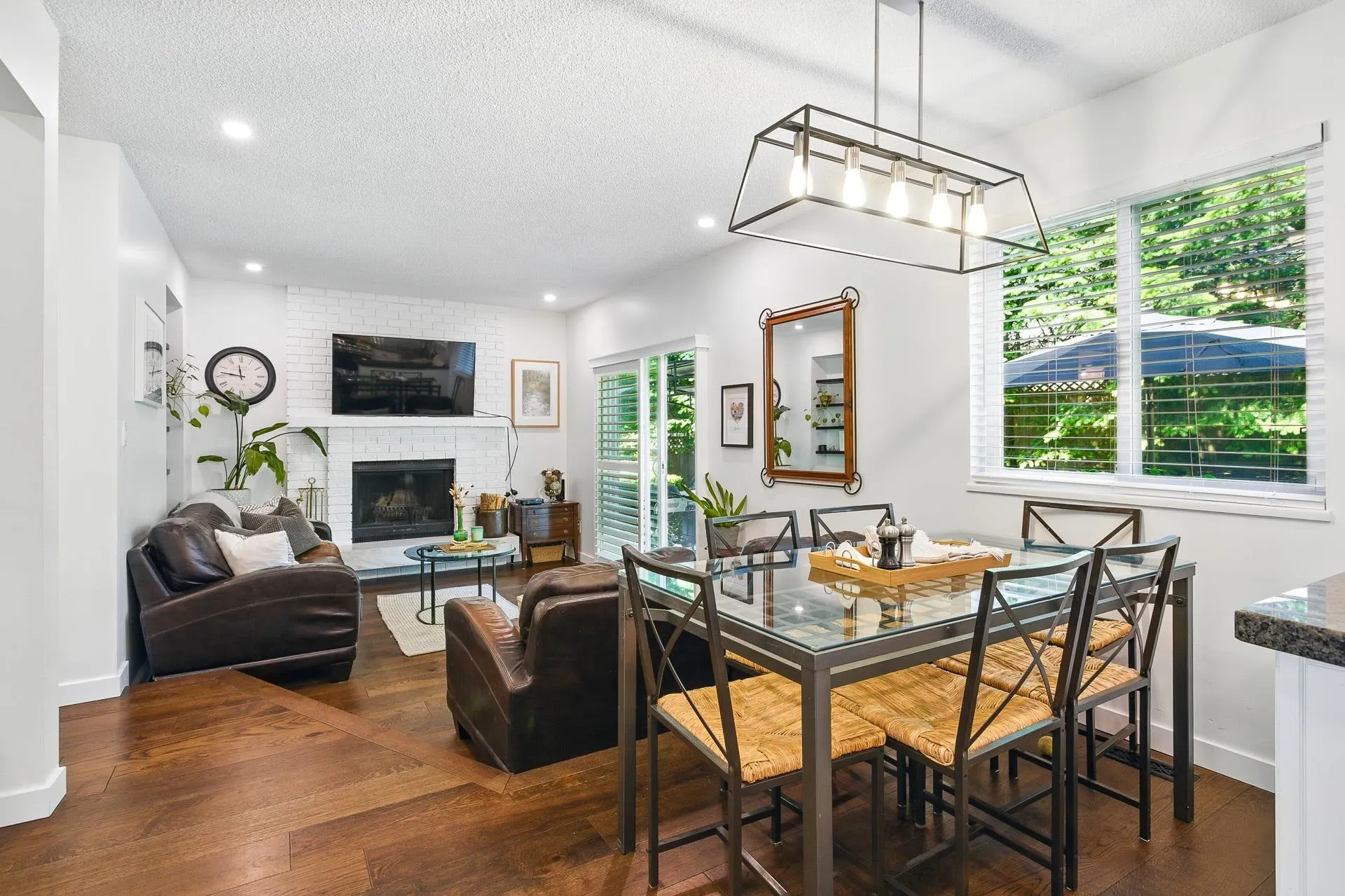 1613 Hemlock Place