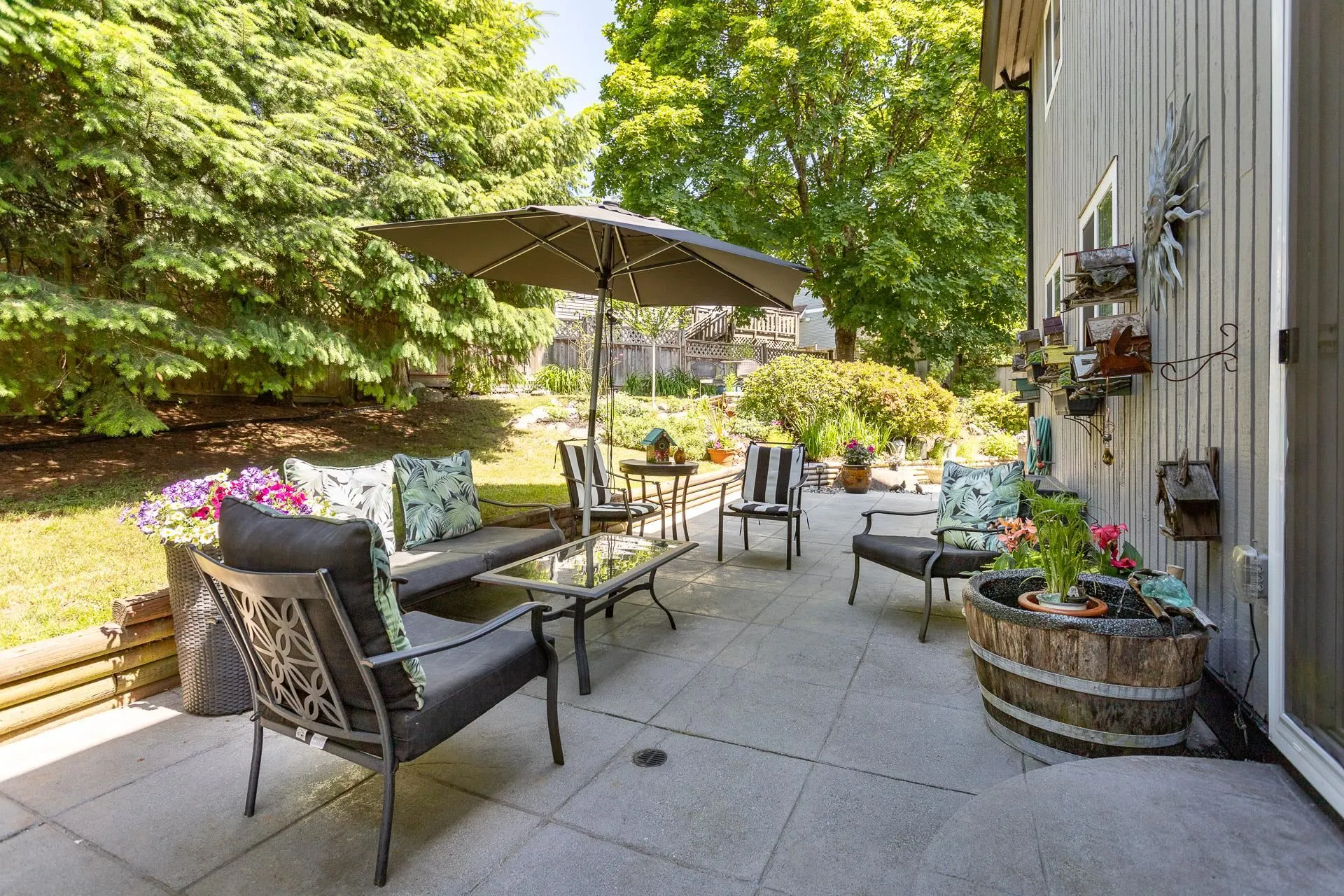 1613 Hemlock Place