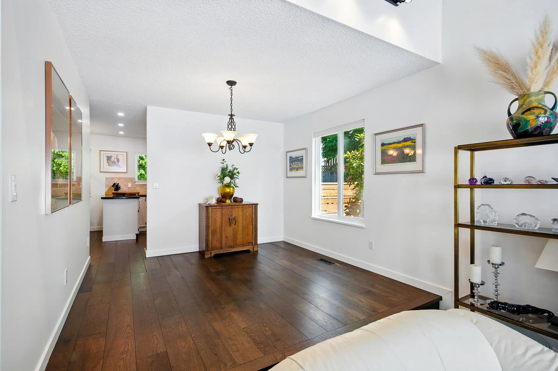 1613 Hemlock Place