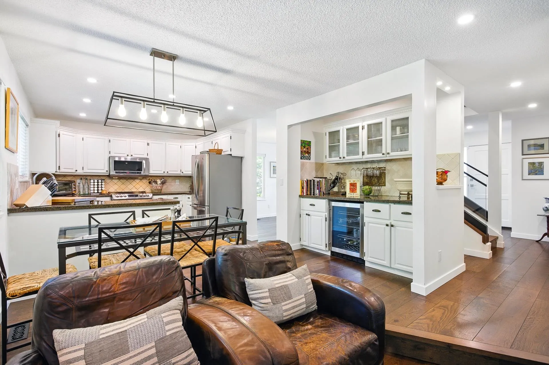 1613 Hemlock Place