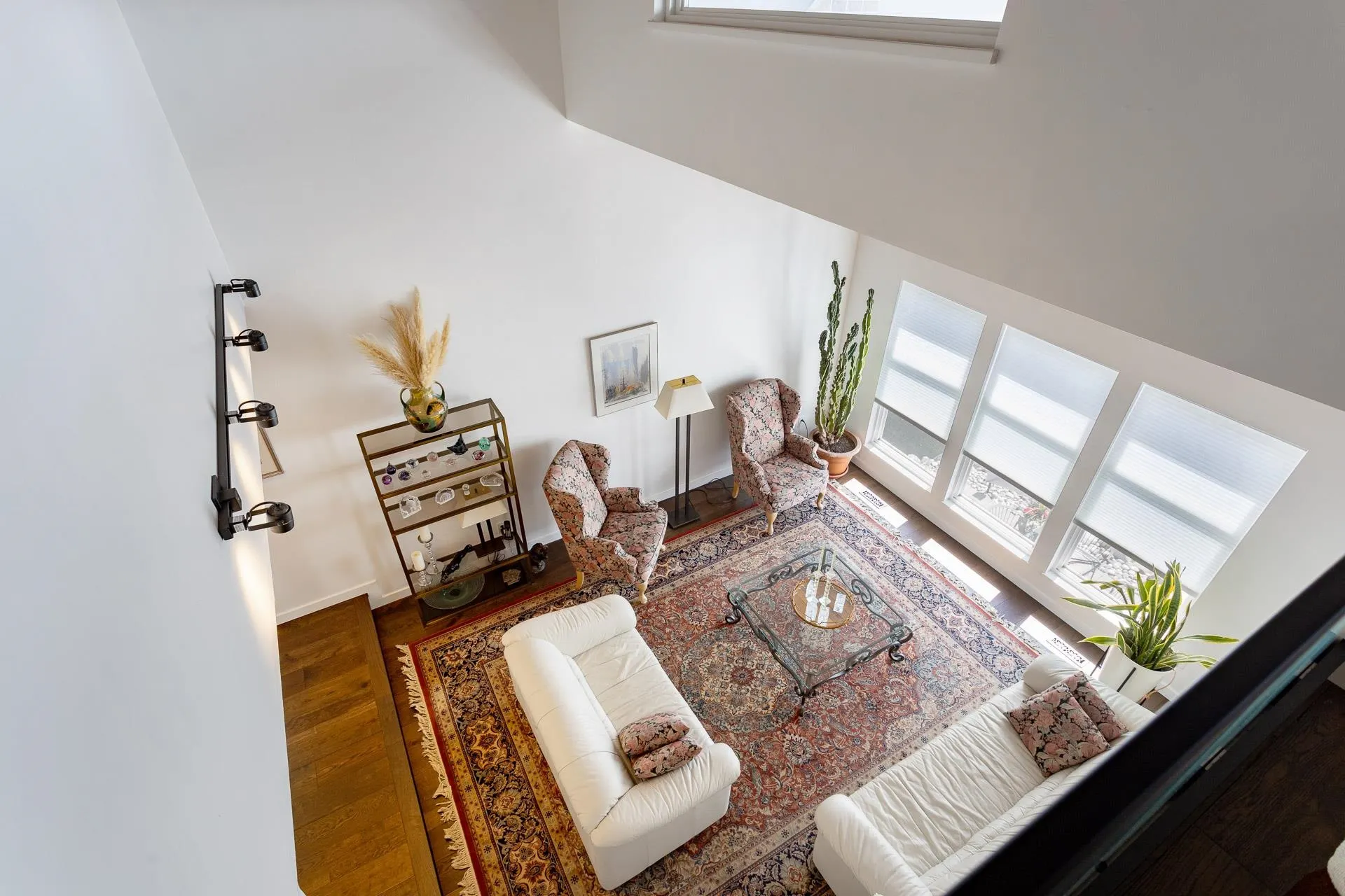 1613 Hemlock Place