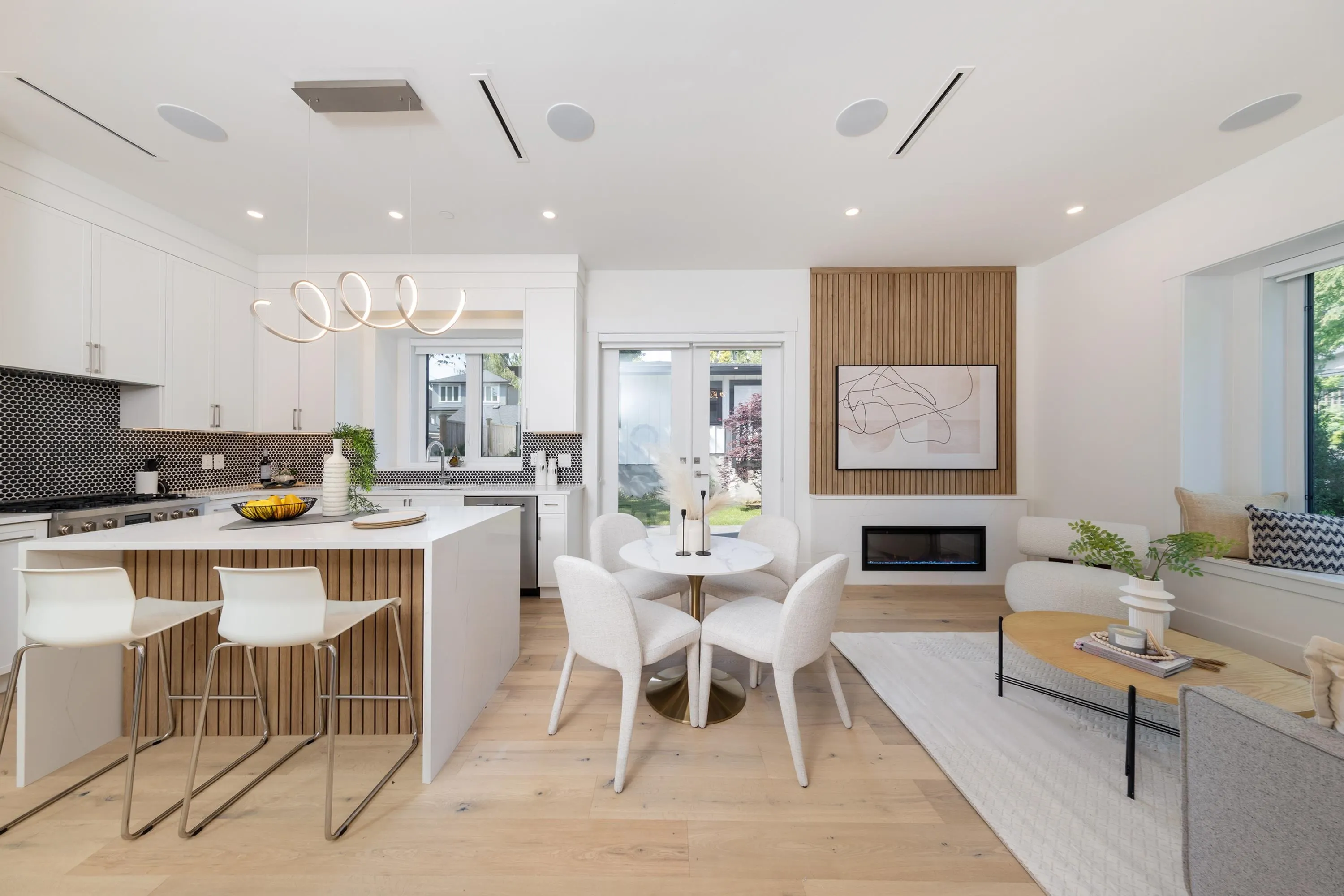 3075 Courtenay Street