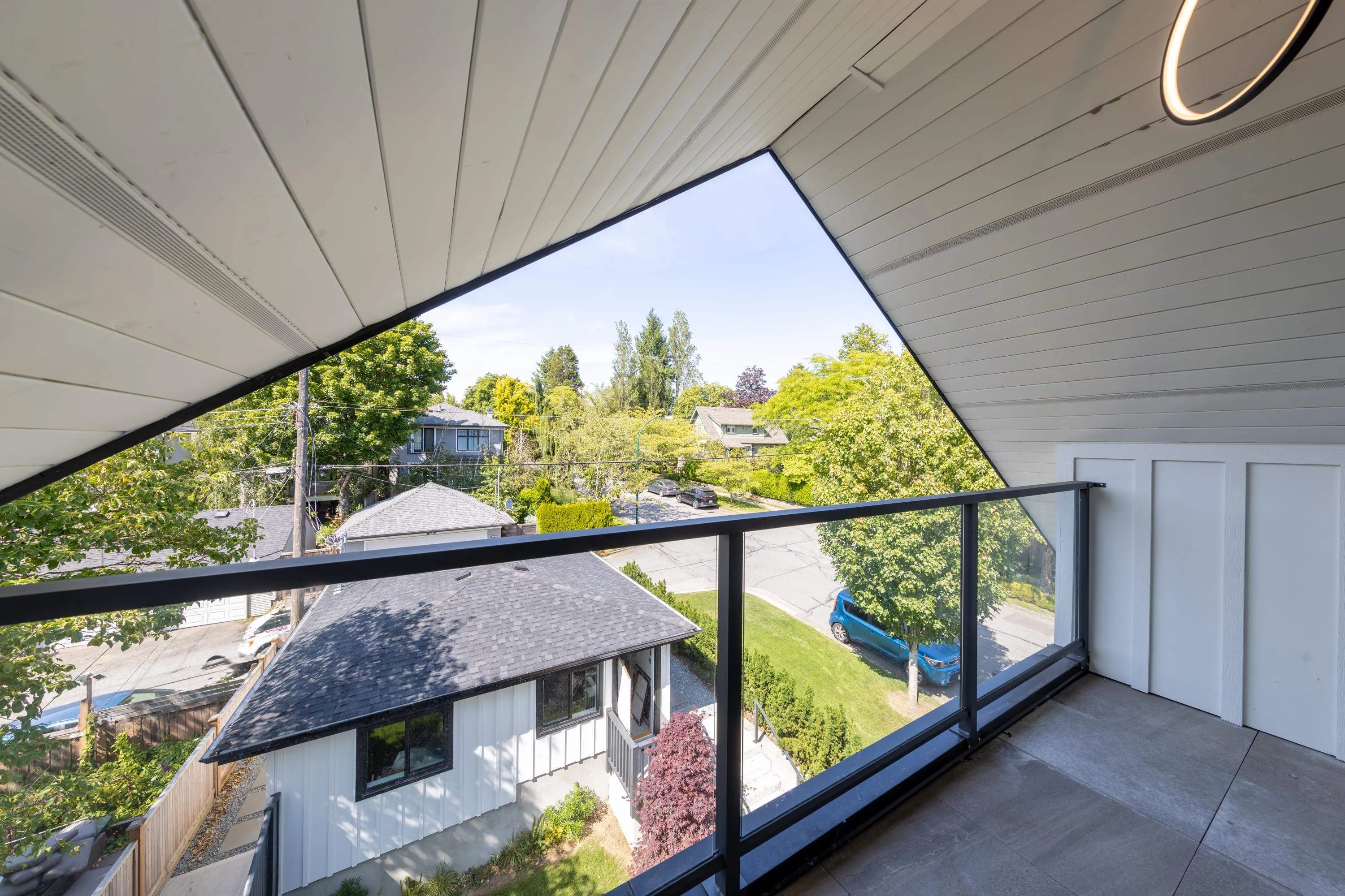 3075 Courtenay Street