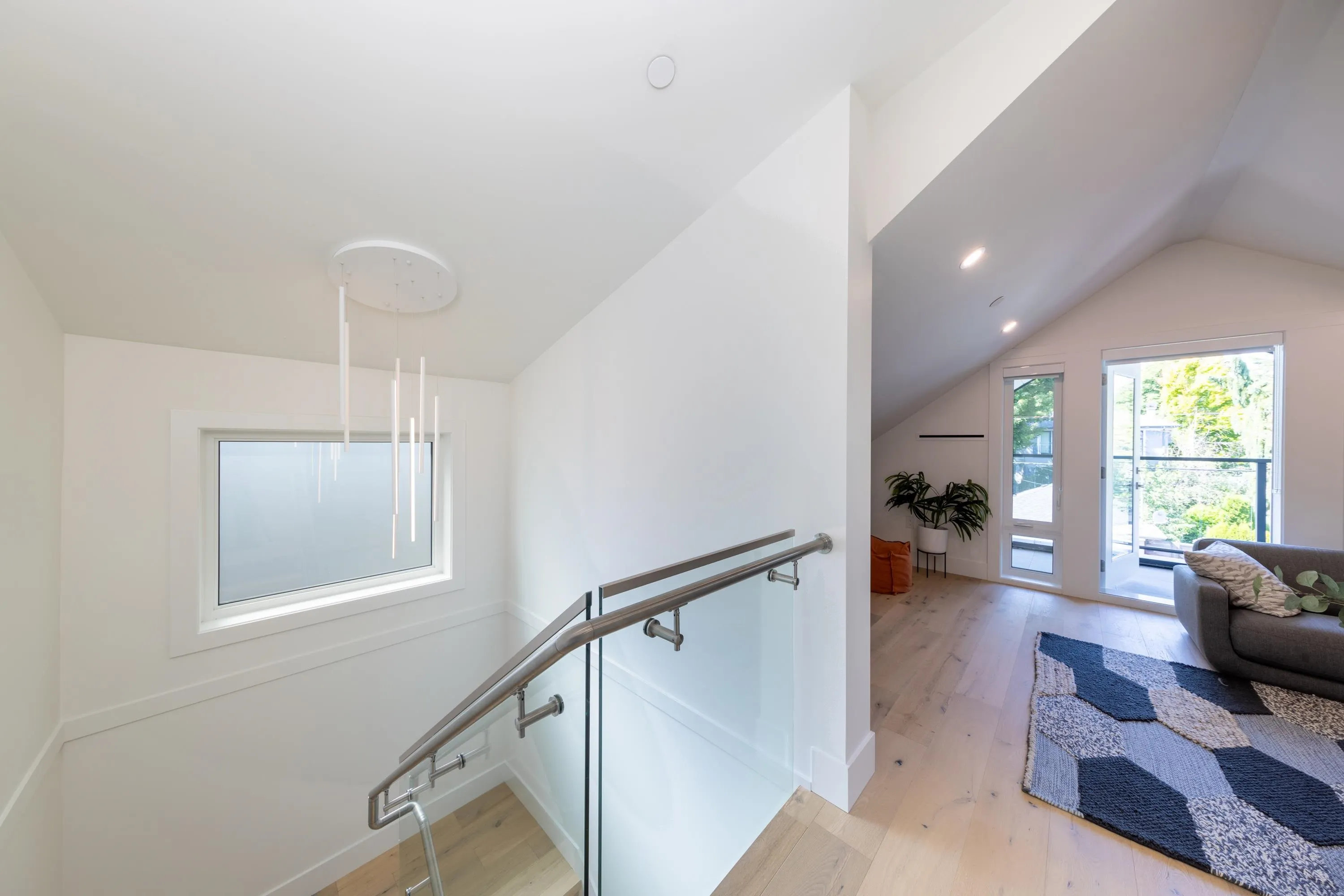 3075 Courtenay Street