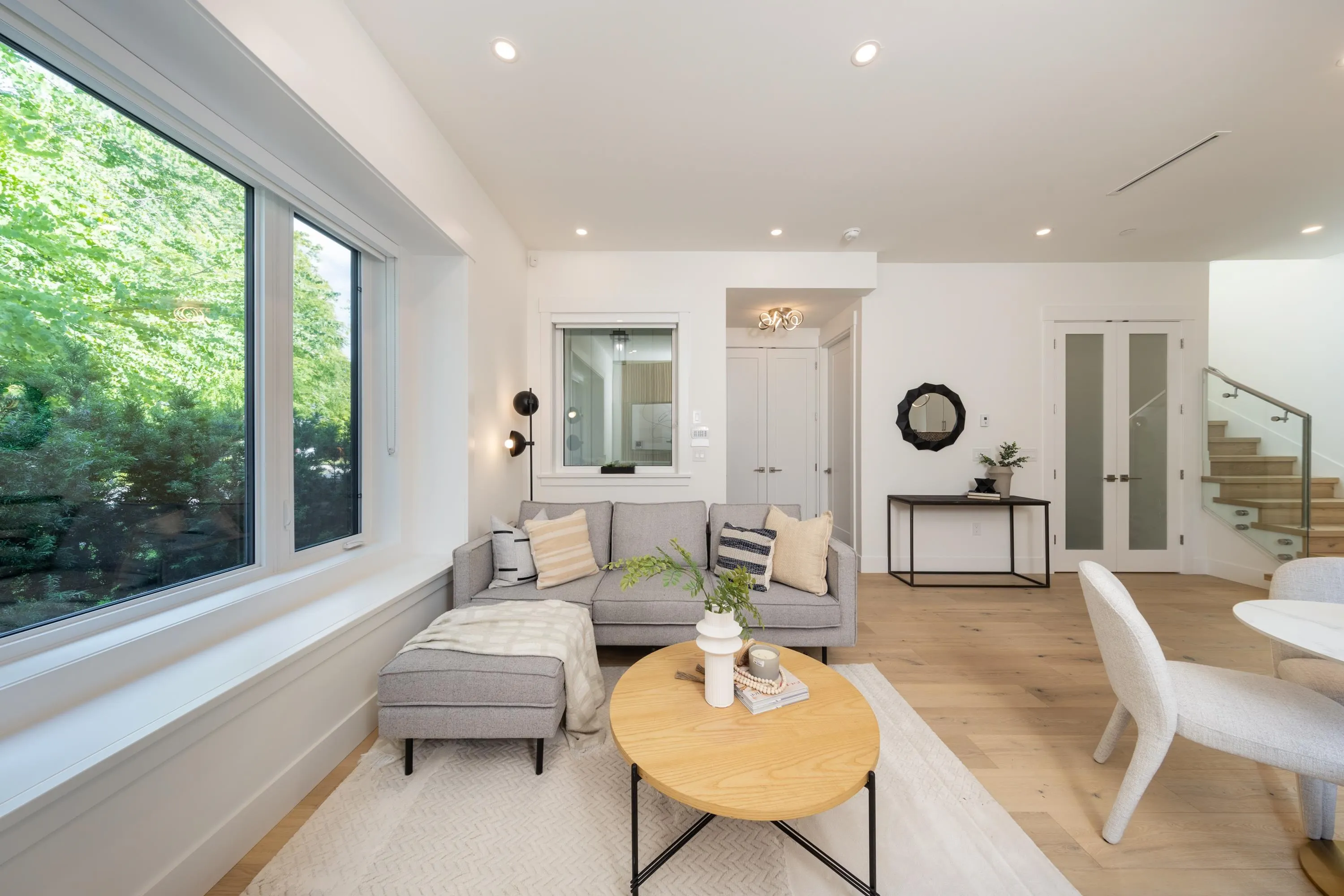 3075 Courtenay Street