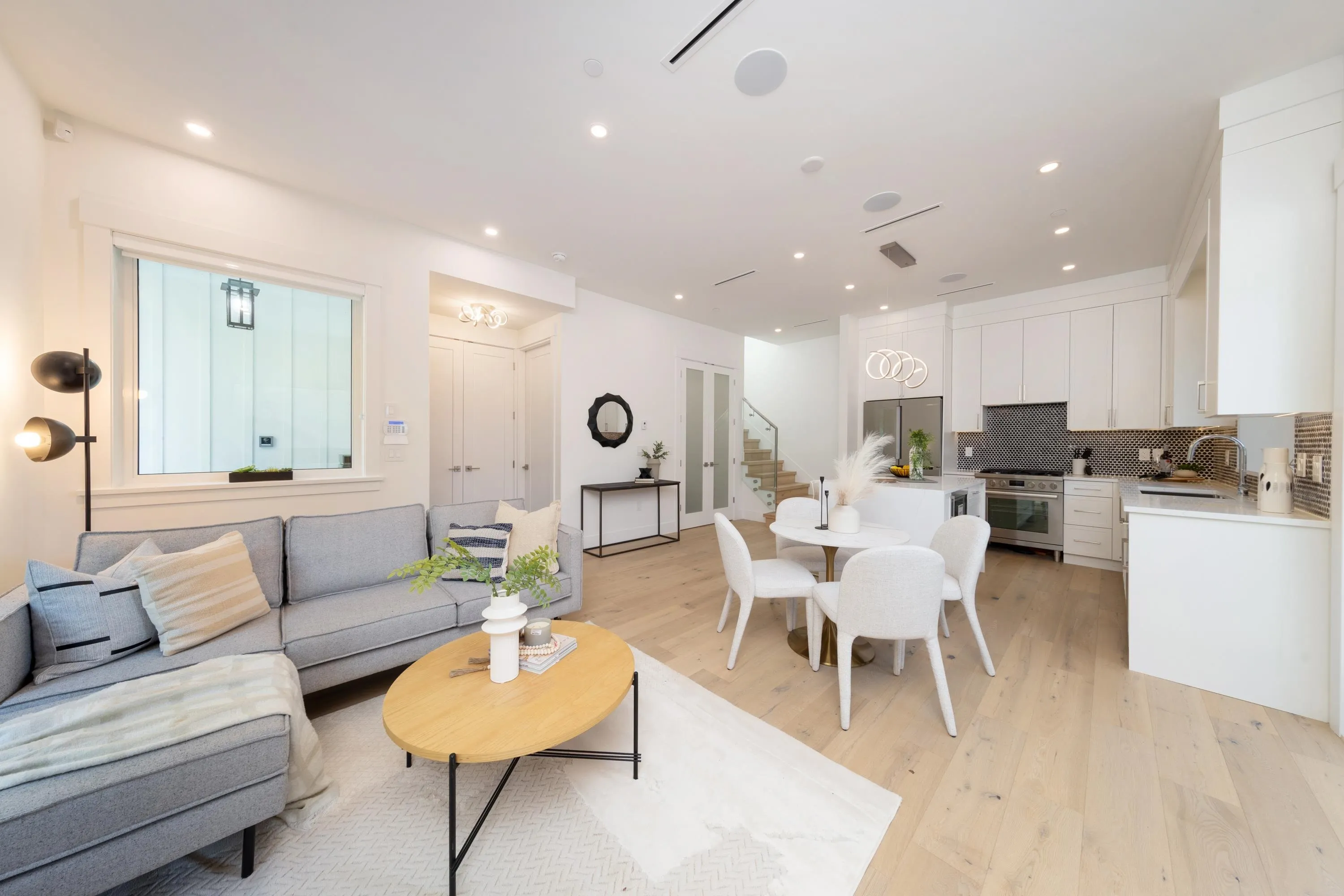 3075 Courtenay Street
