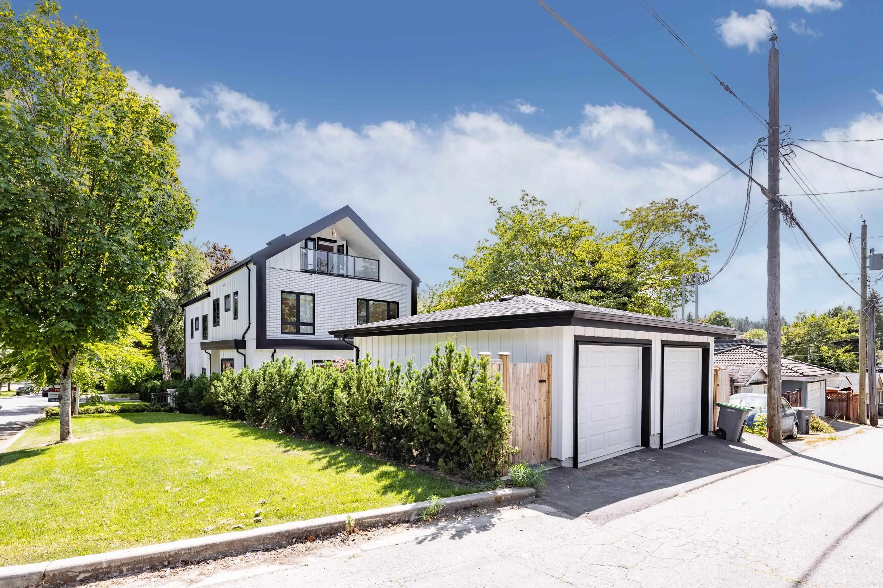 3075 Courtenay Street