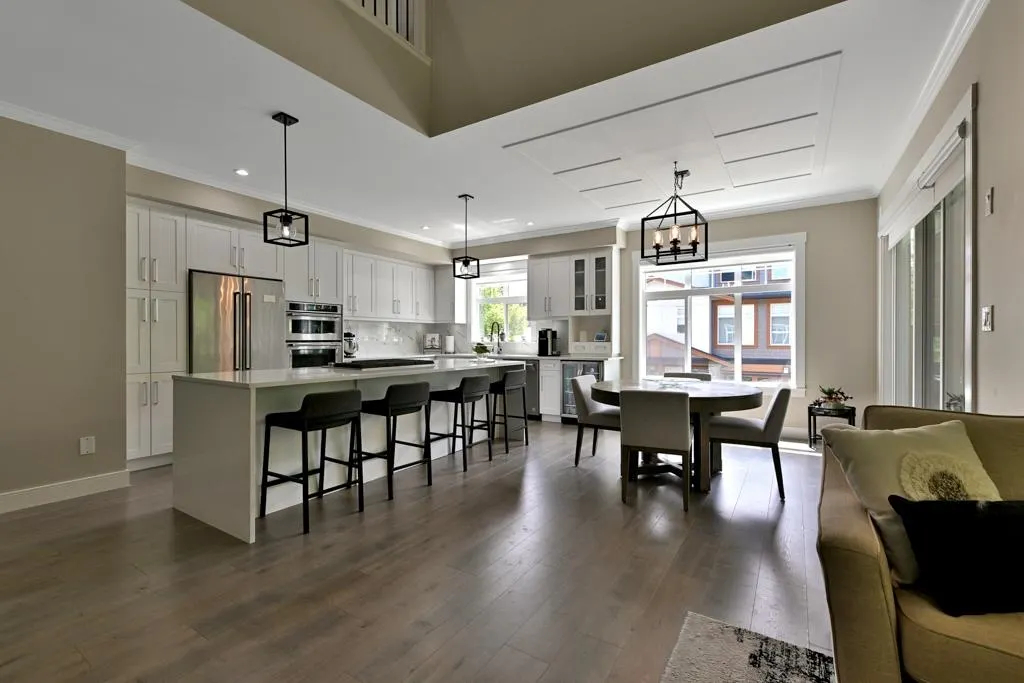 19 17033 Fraser Highway