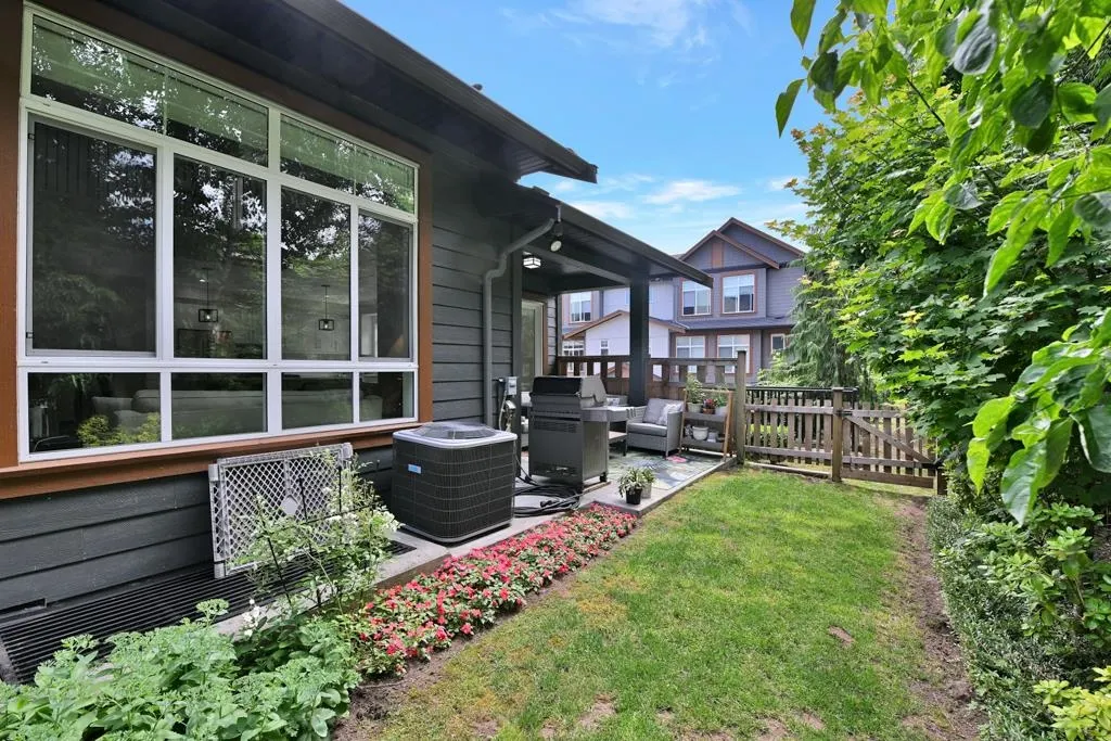 19 17033 Fraser Highway