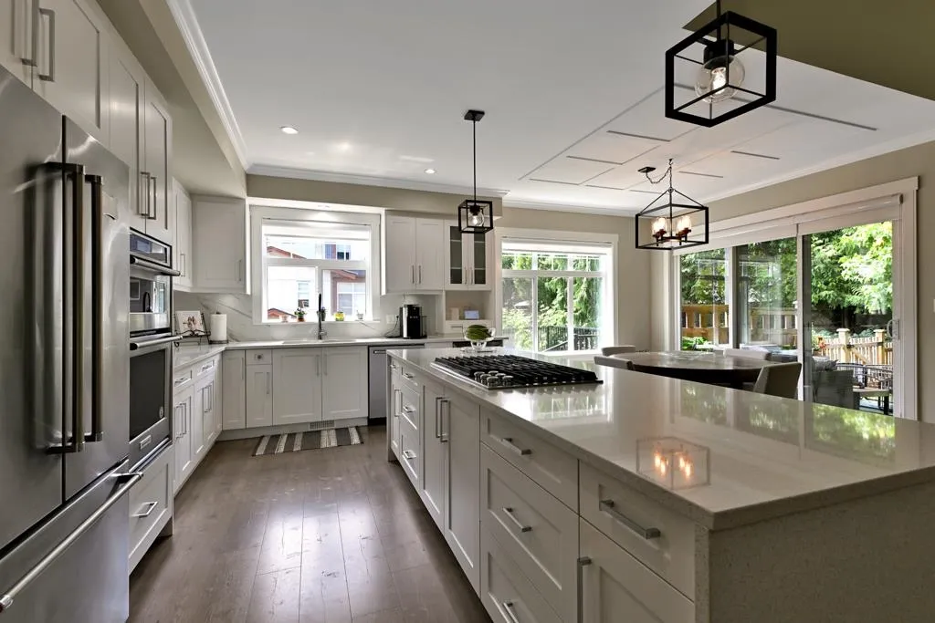 19 17033 Fraser Highway