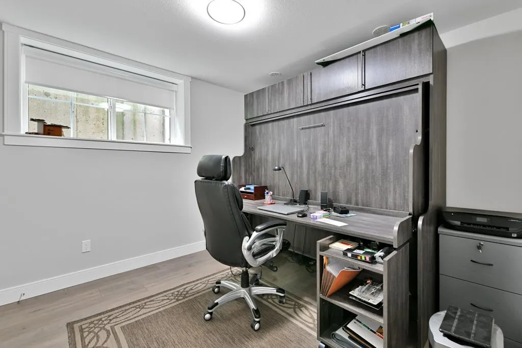 19 17033 Fraser Highway