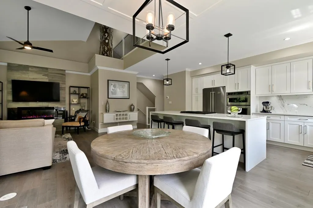 19 17033 Fraser Highway