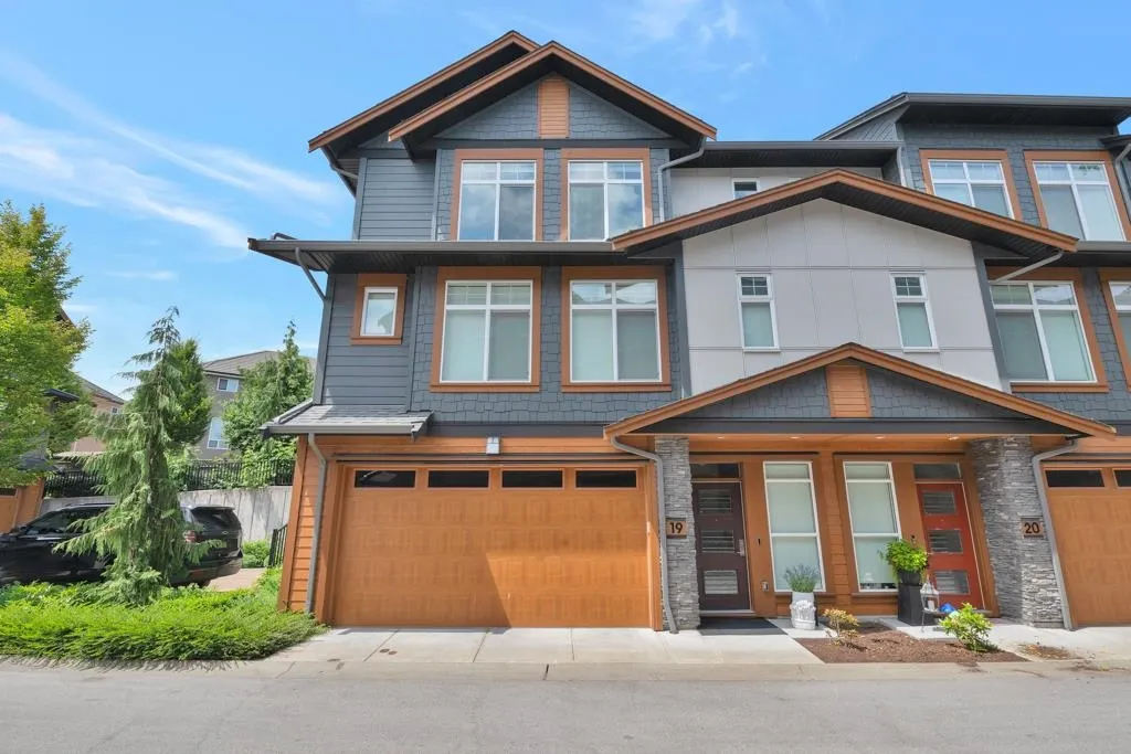 19 17033 Fraser Highway