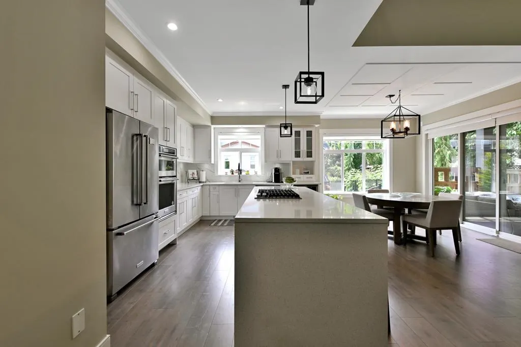 19 17033 Fraser Highway
