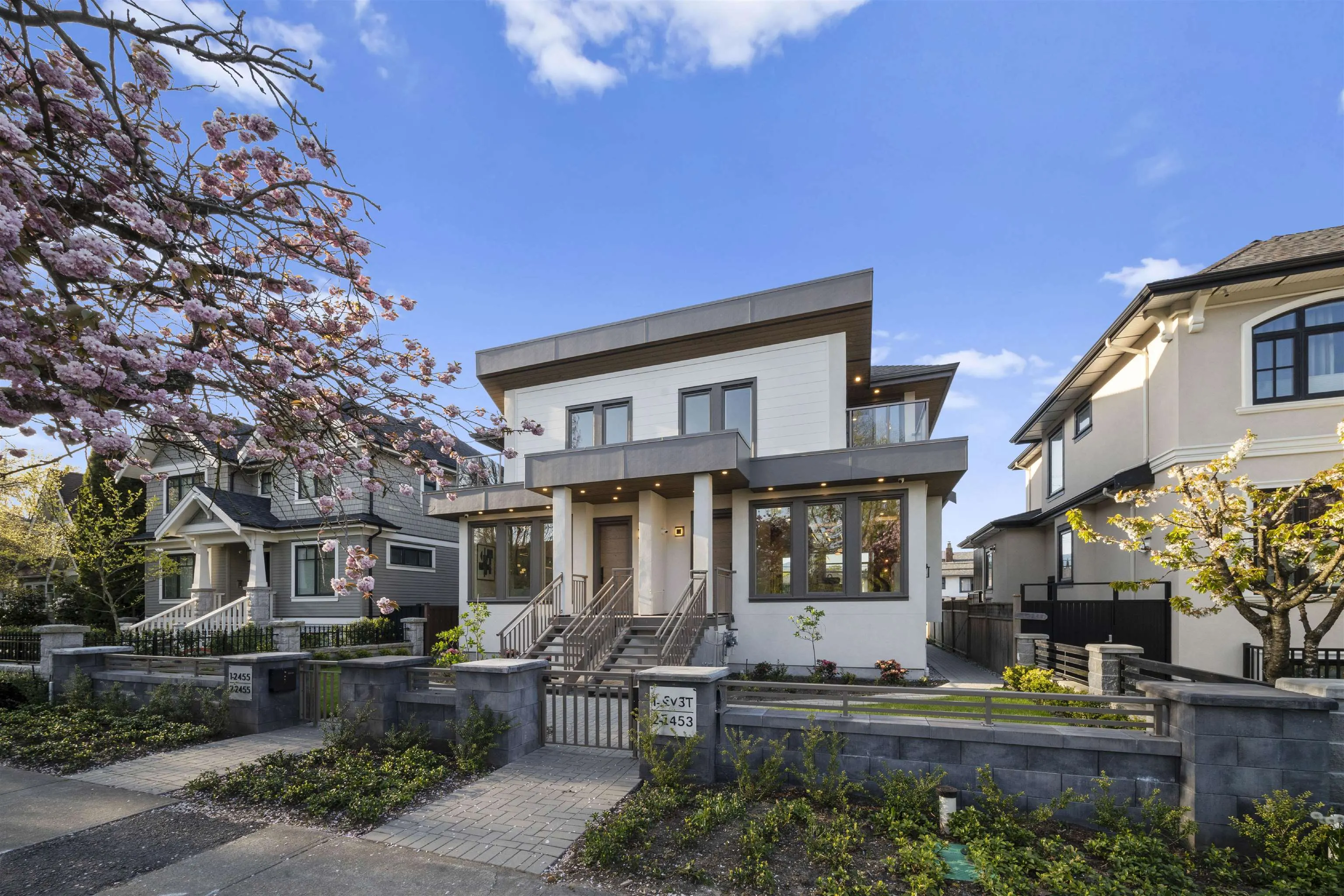 2455 W 10th Avenue